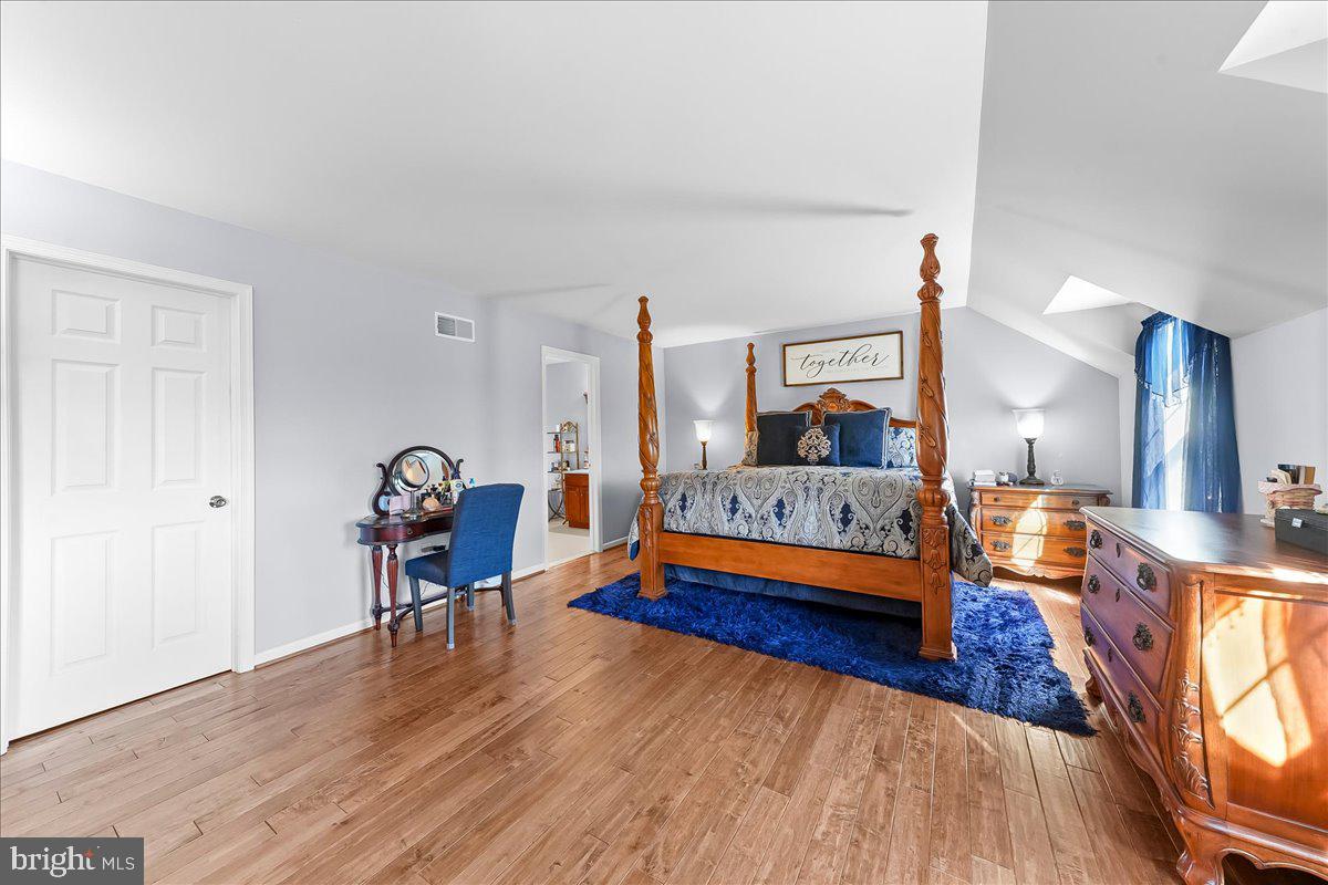 KENT FARM - Residential