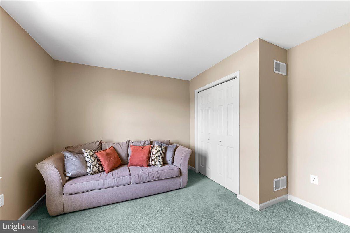 KENT FARM - Residential