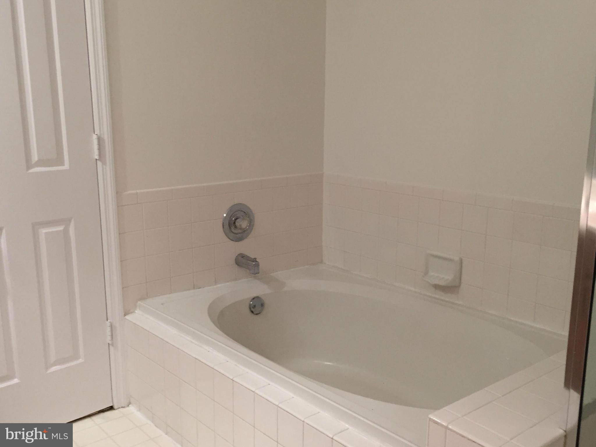 STRATFORD PLACE AT KINGS - Residential