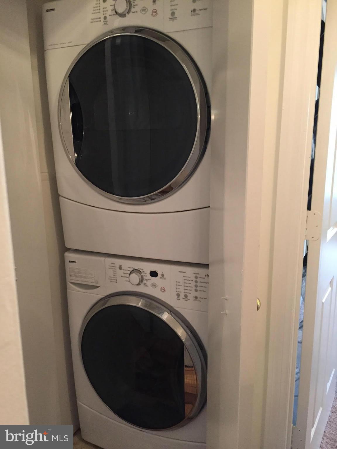 STRATFORD PLACE AT KINGS - Residential