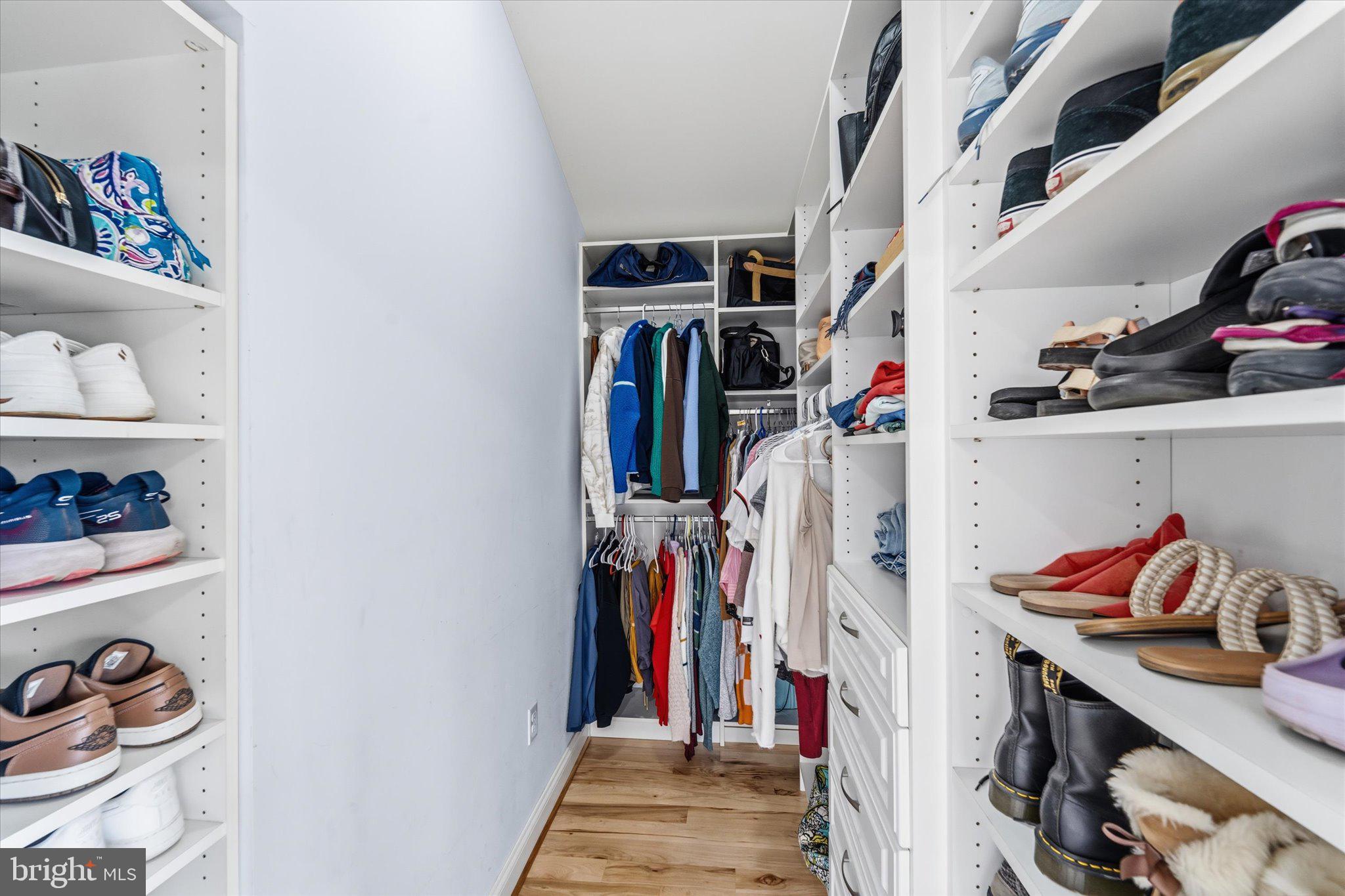 NORTH RIVER TOWN - Residential