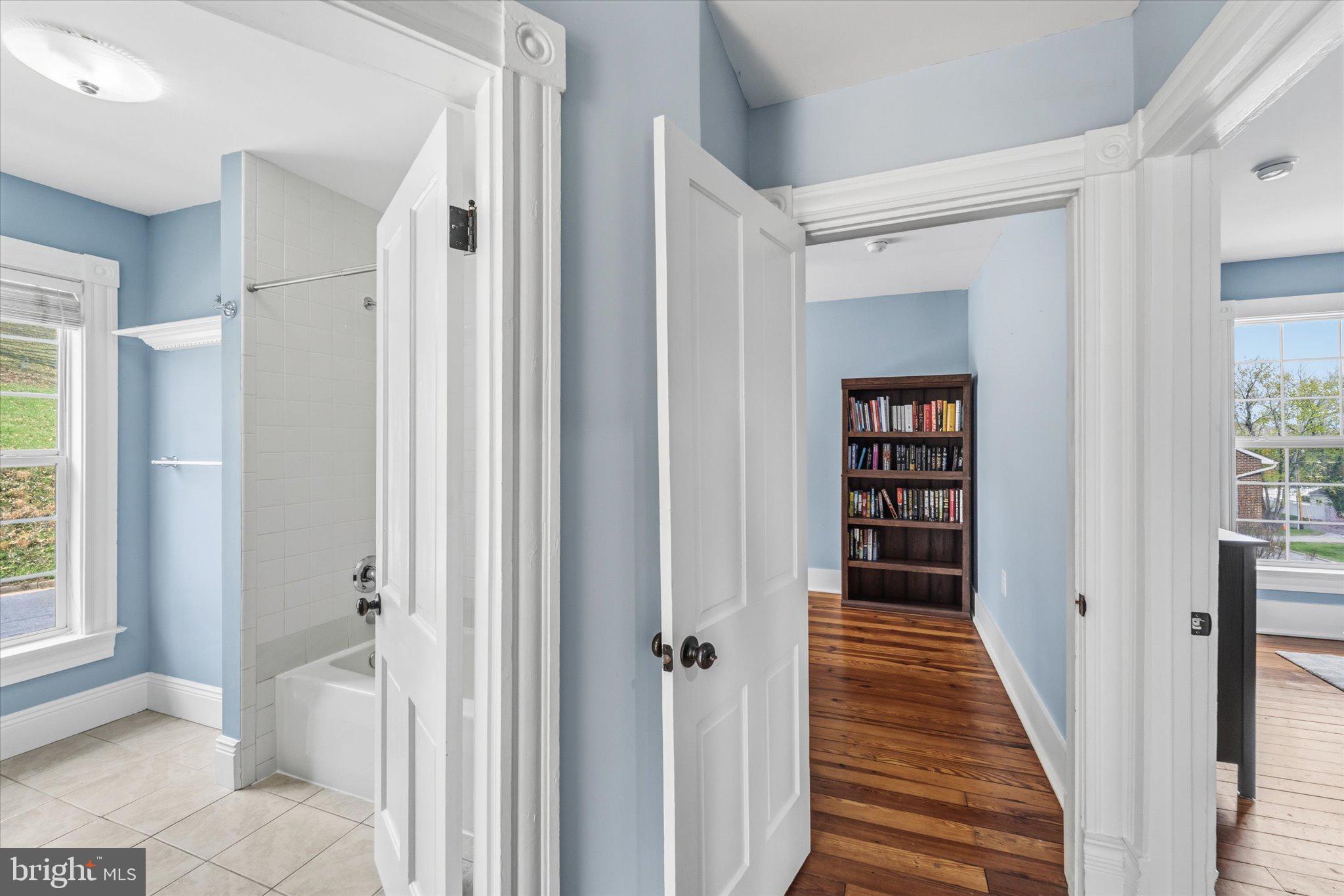 NORTH RIVER TOWN - Residential