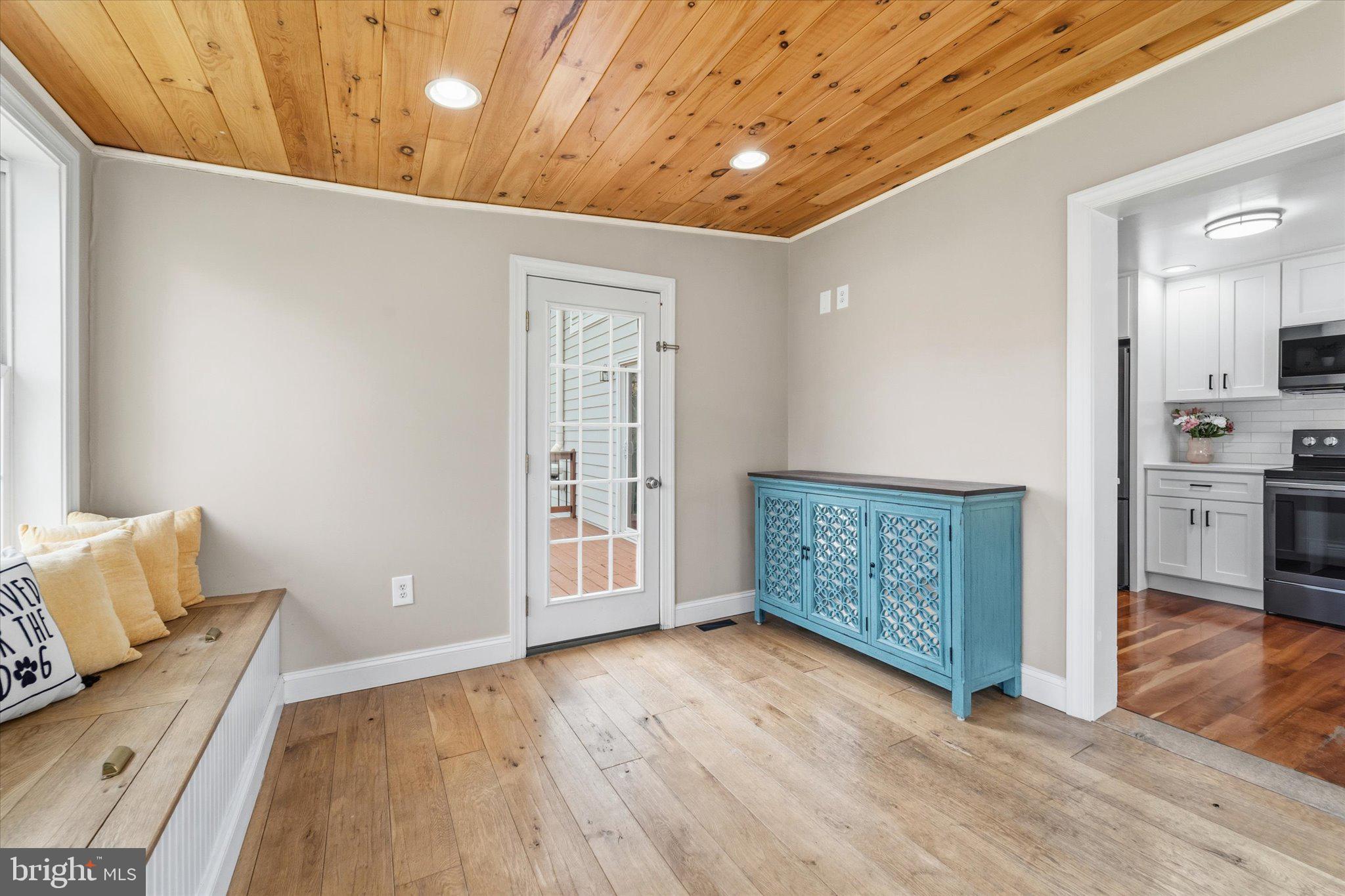 NORTH RIVER TOWN - Residential