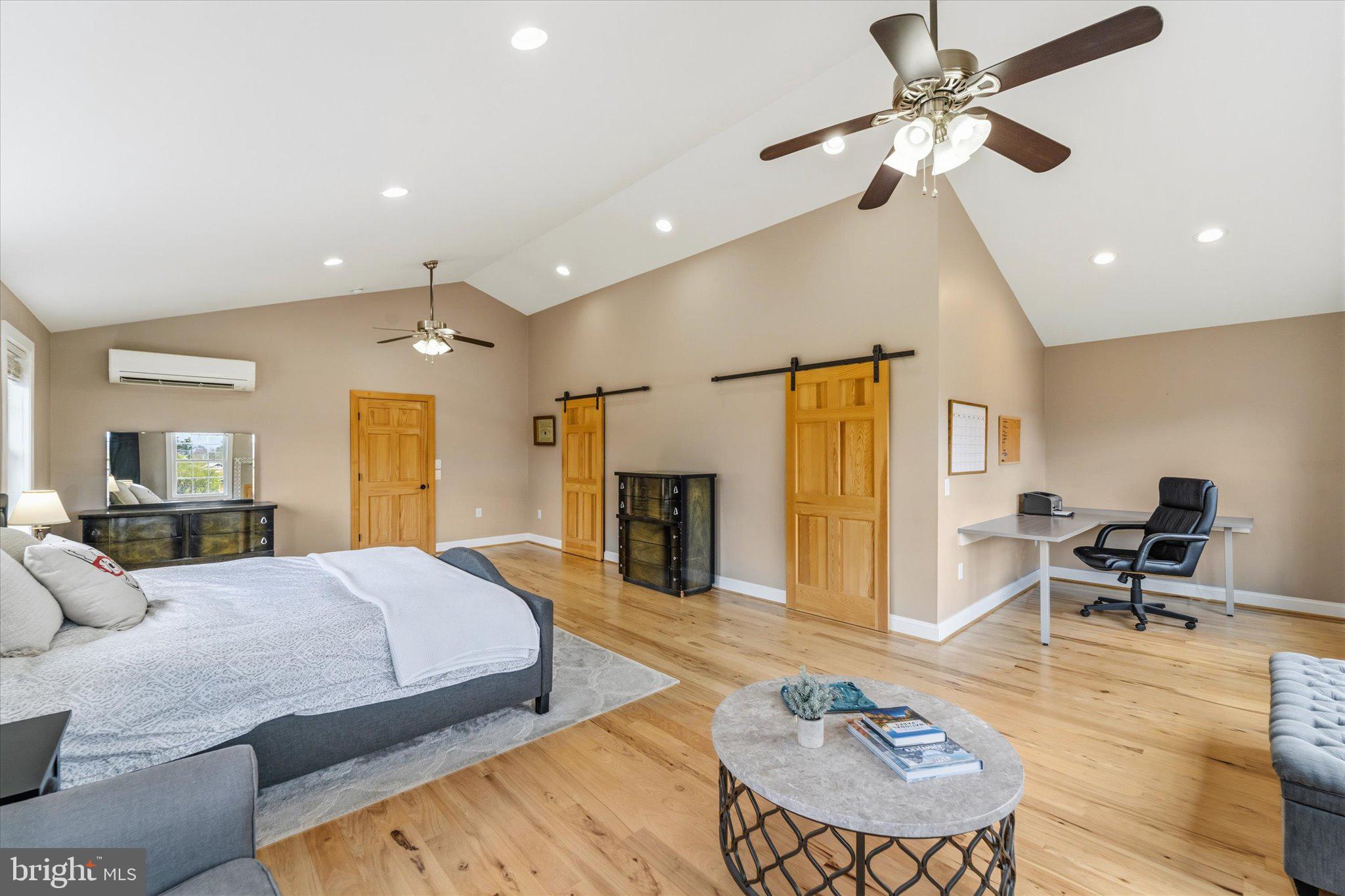 NORTH RIVER TOWN - Residential