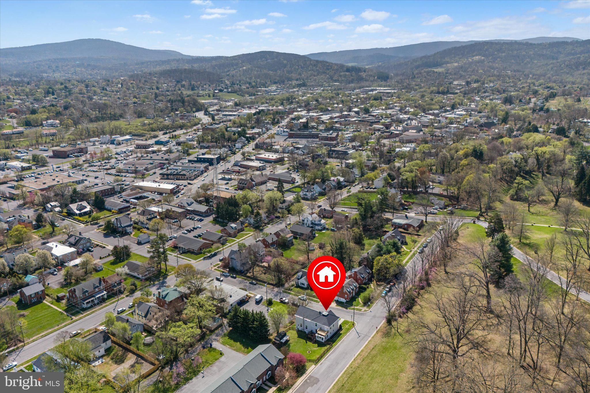 NORTH RIVER TOWN - Residential