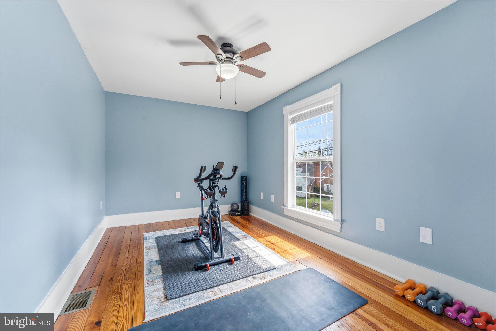 NORTH RIVER TOWN - Residential