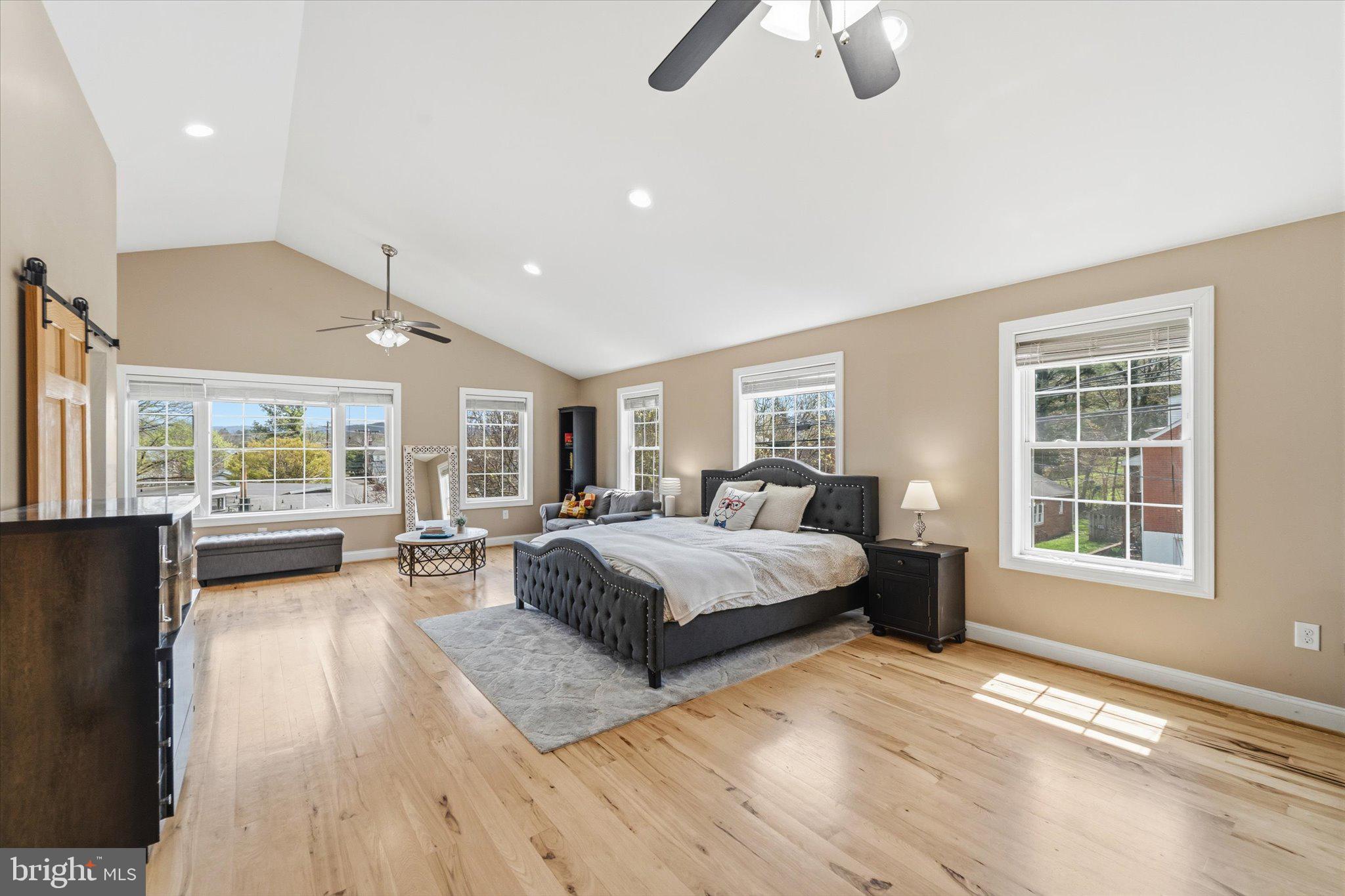 NORTH RIVER TOWN - Residential