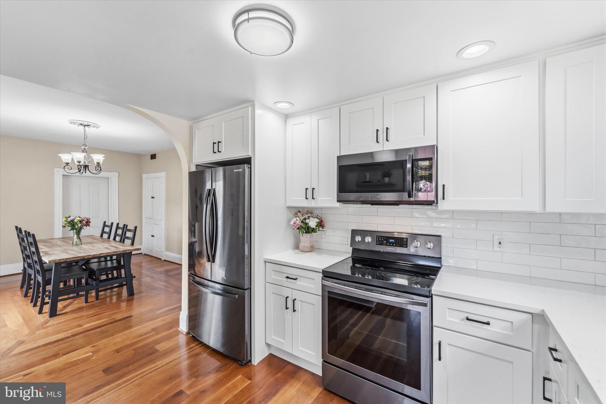 NORTH RIVER TOWN - Residential