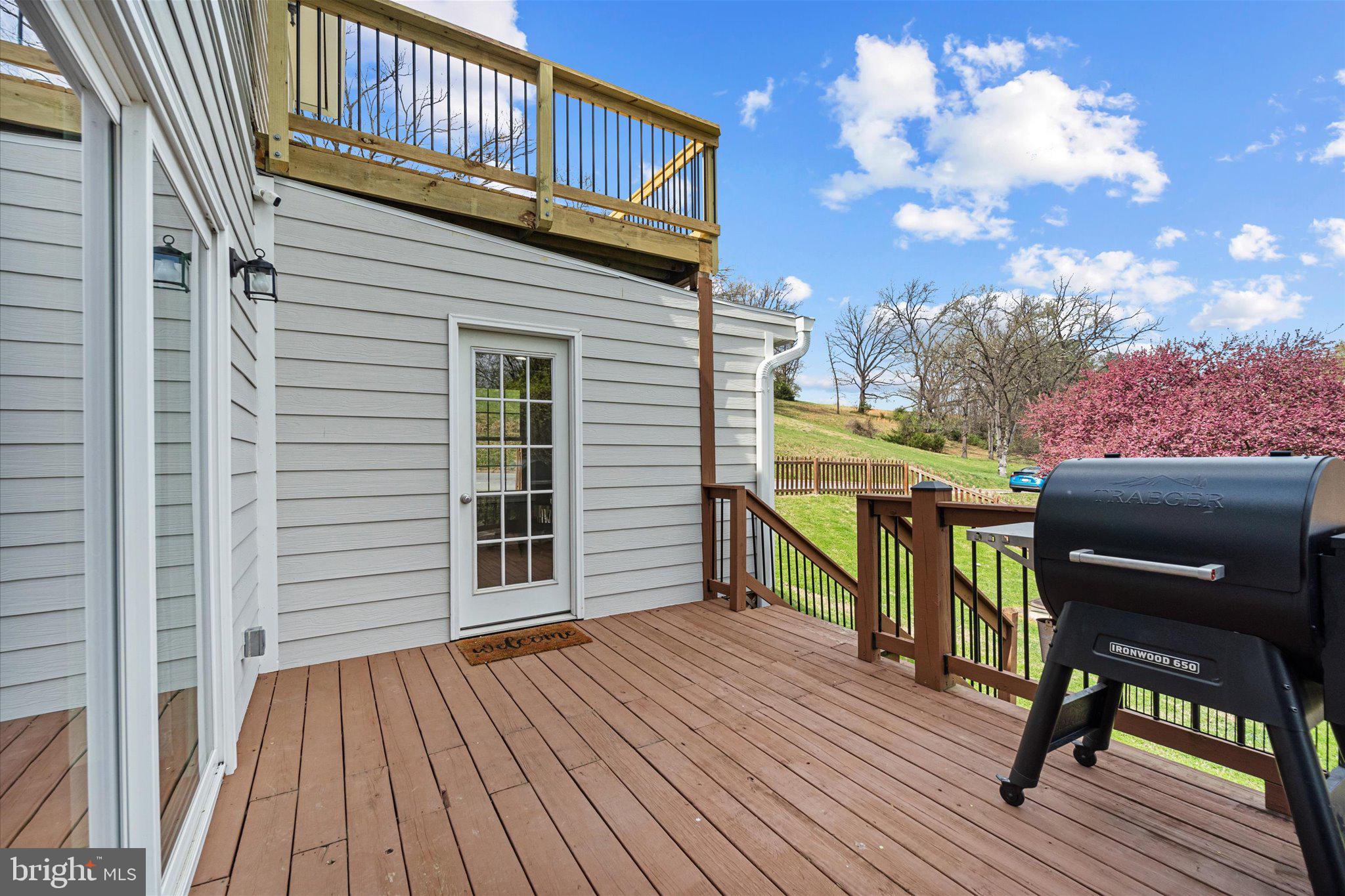 NORTH RIVER TOWN - Residential