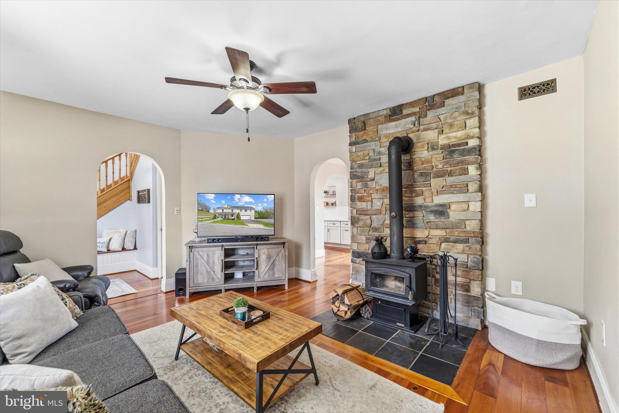 NORTH RIVER TOWN - Residential