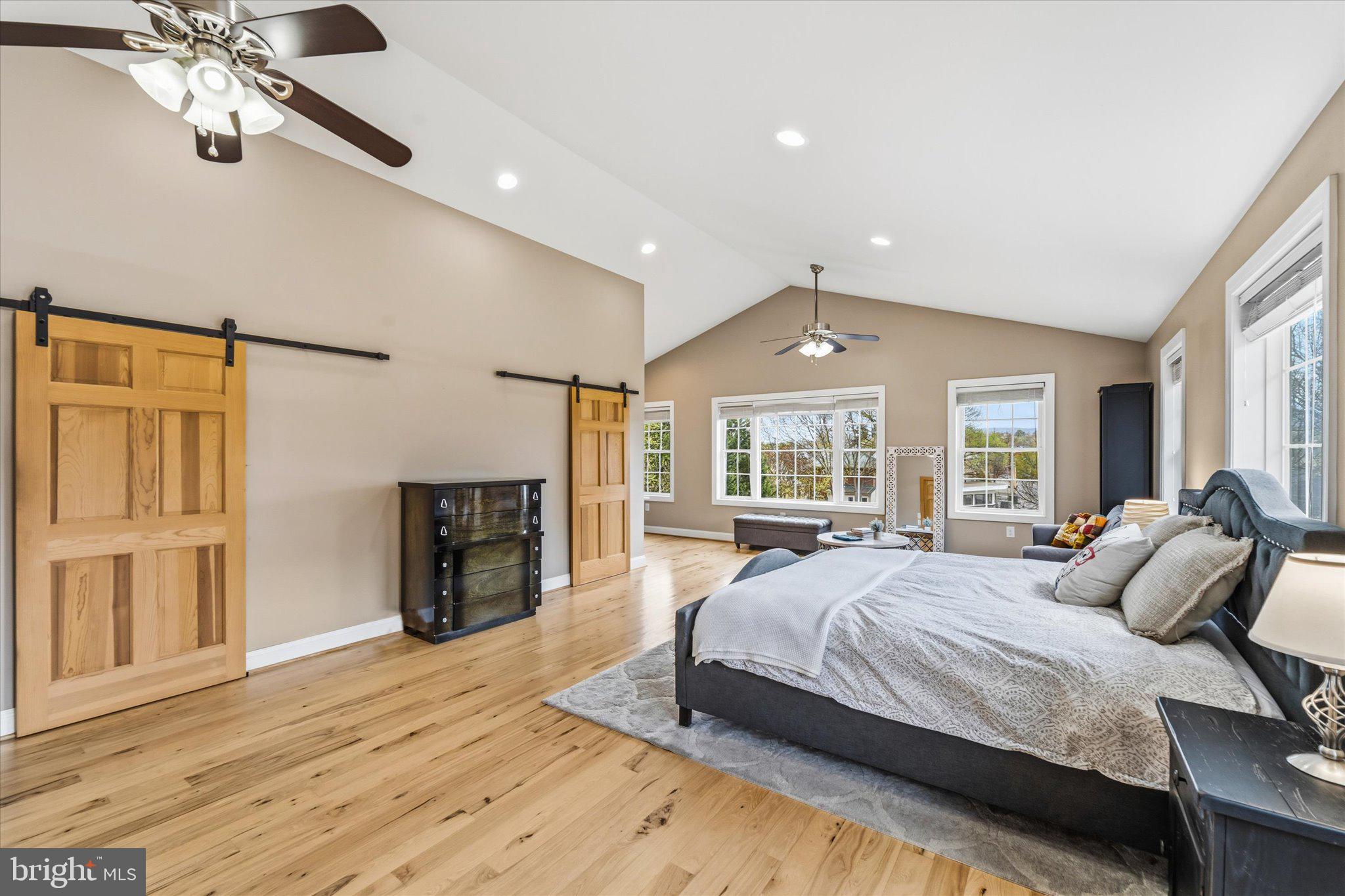 NORTH RIVER TOWN - Residential