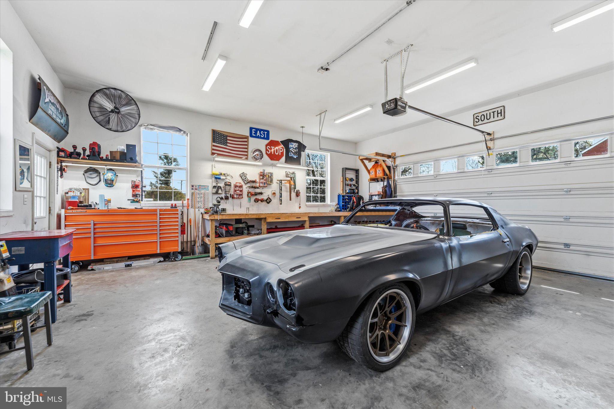 NORTH RIVER TOWN - Residential