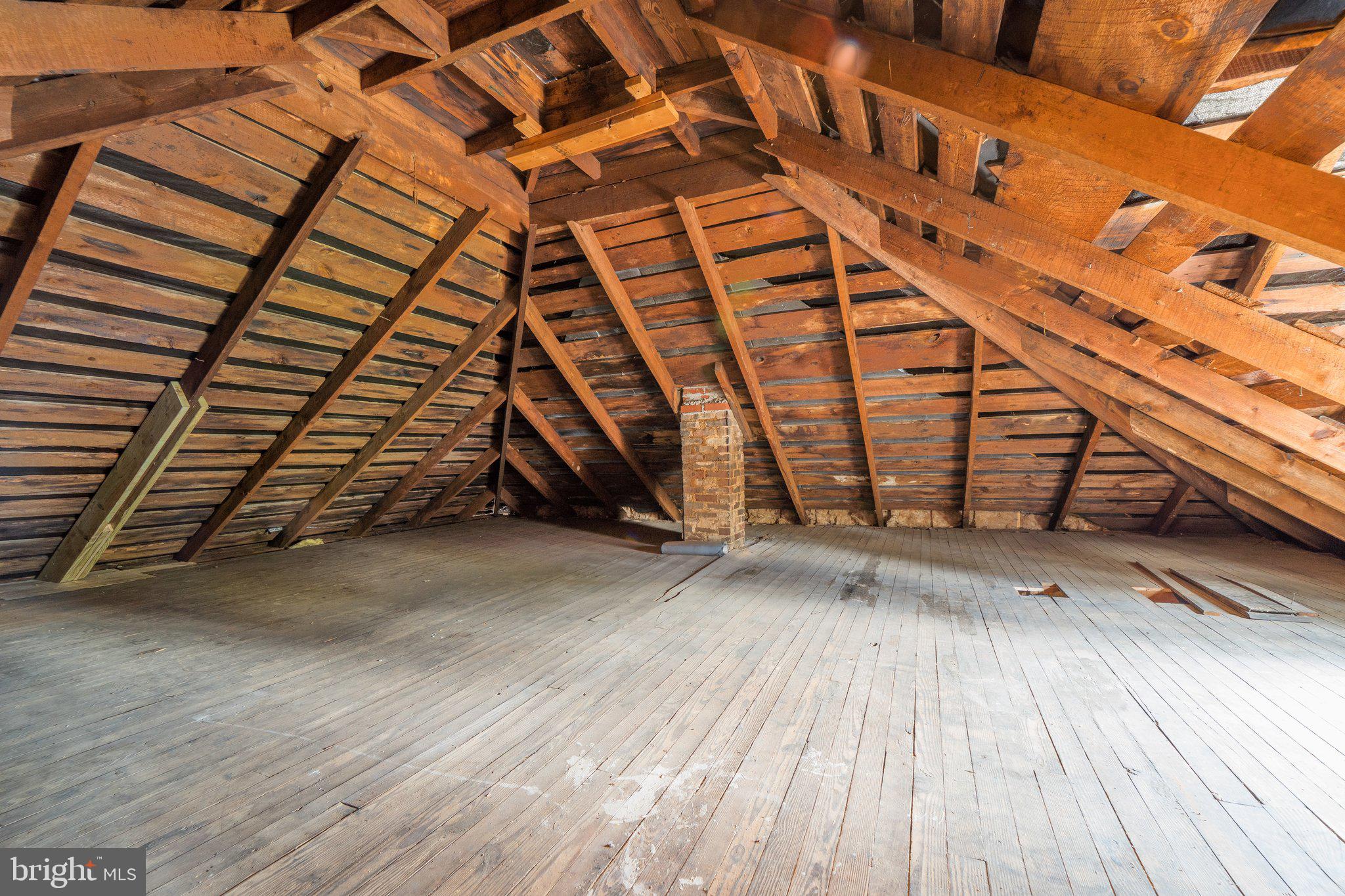 NORTH RIVER TOWN - Residential