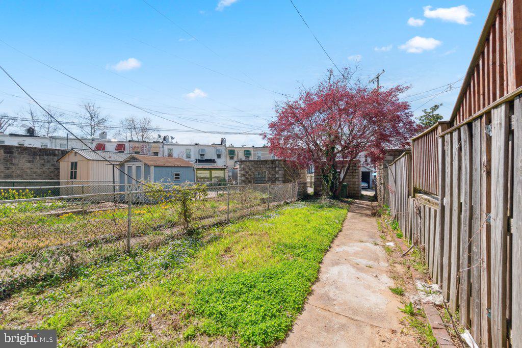 HAMPDEN HISTORIC DISTRICT - Residential
