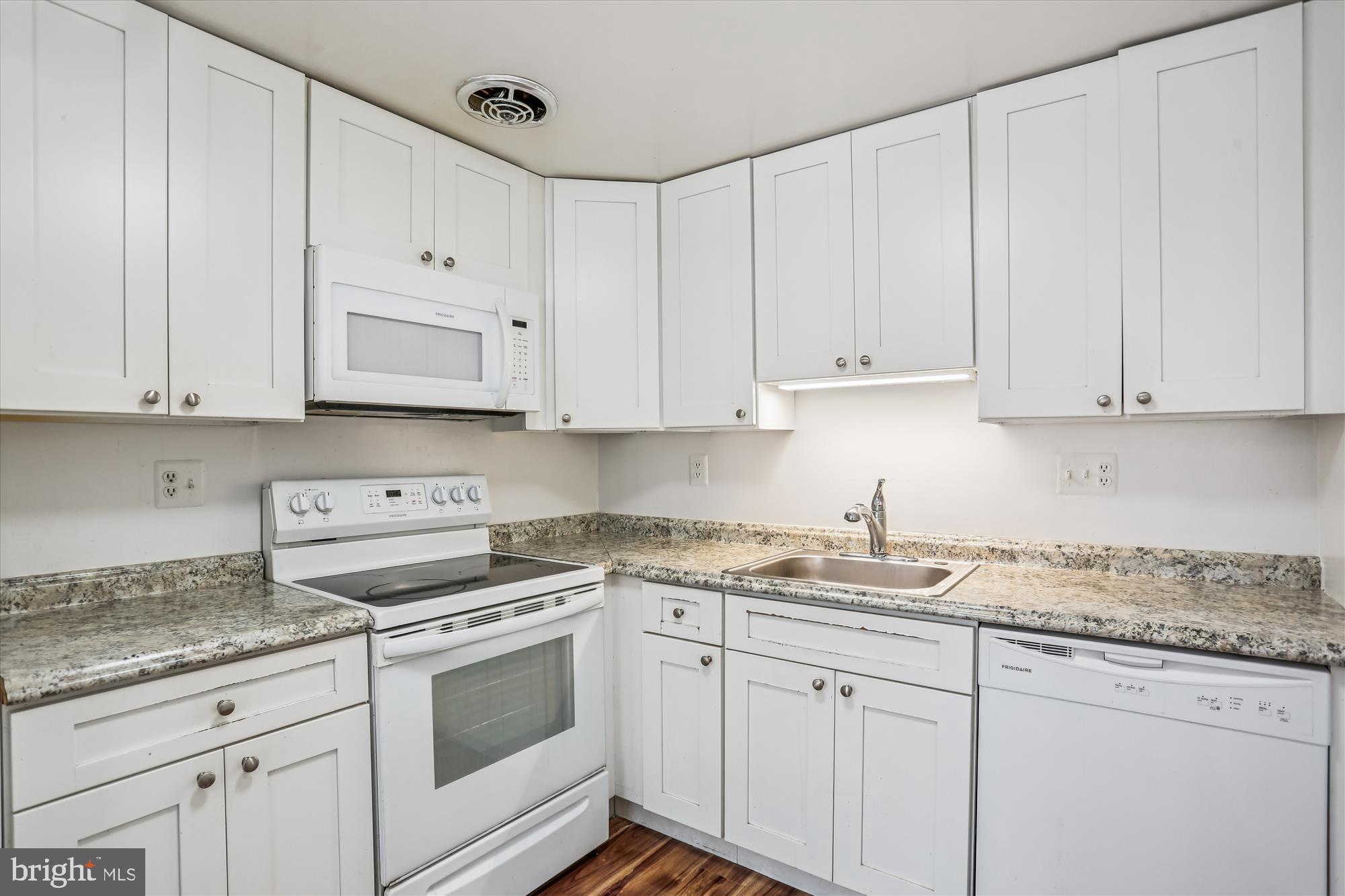 NATHANS HILL - Residential Lease