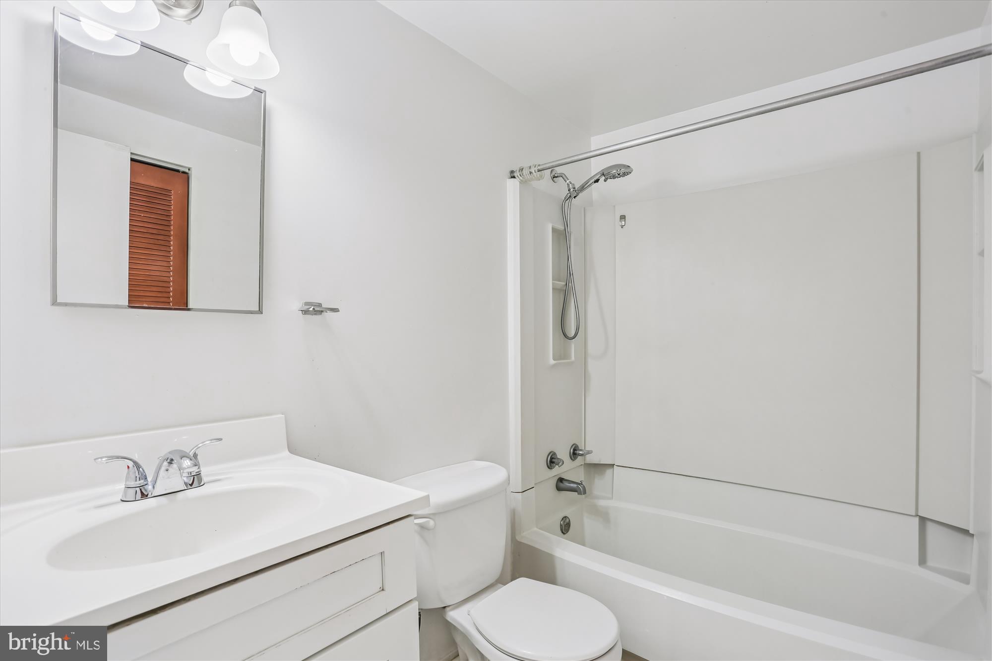 NATHANS HILL - Residential Lease