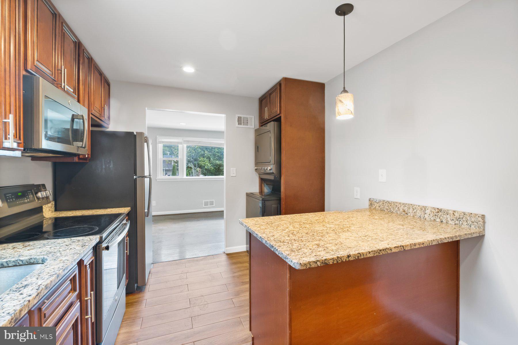 SUNNY ACRES - Residential