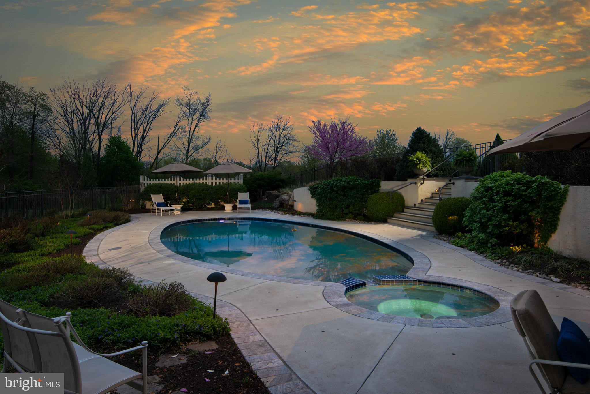 LOOKWAY COURT - Residential