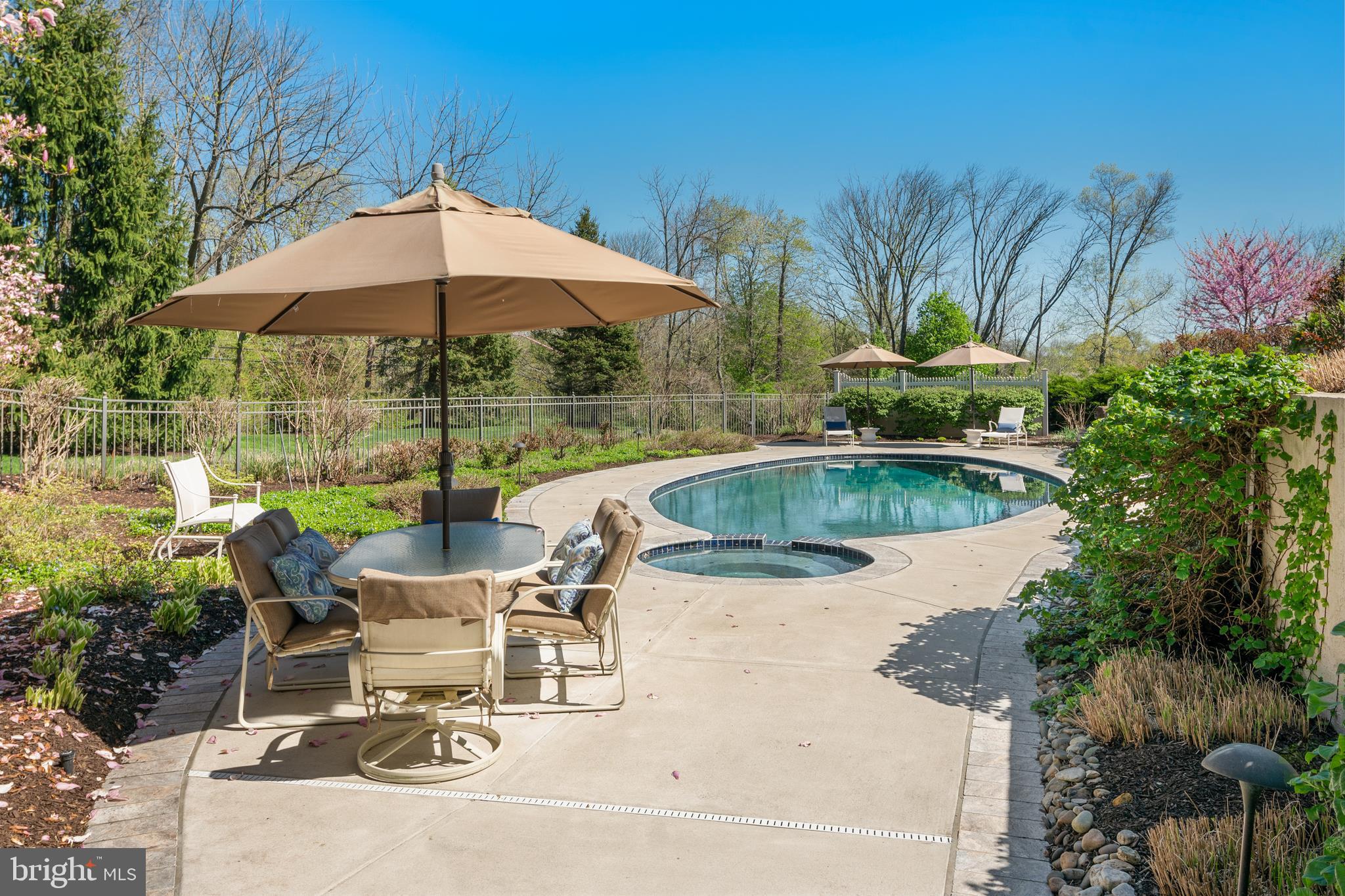 LOOKWAY COURT - Residential