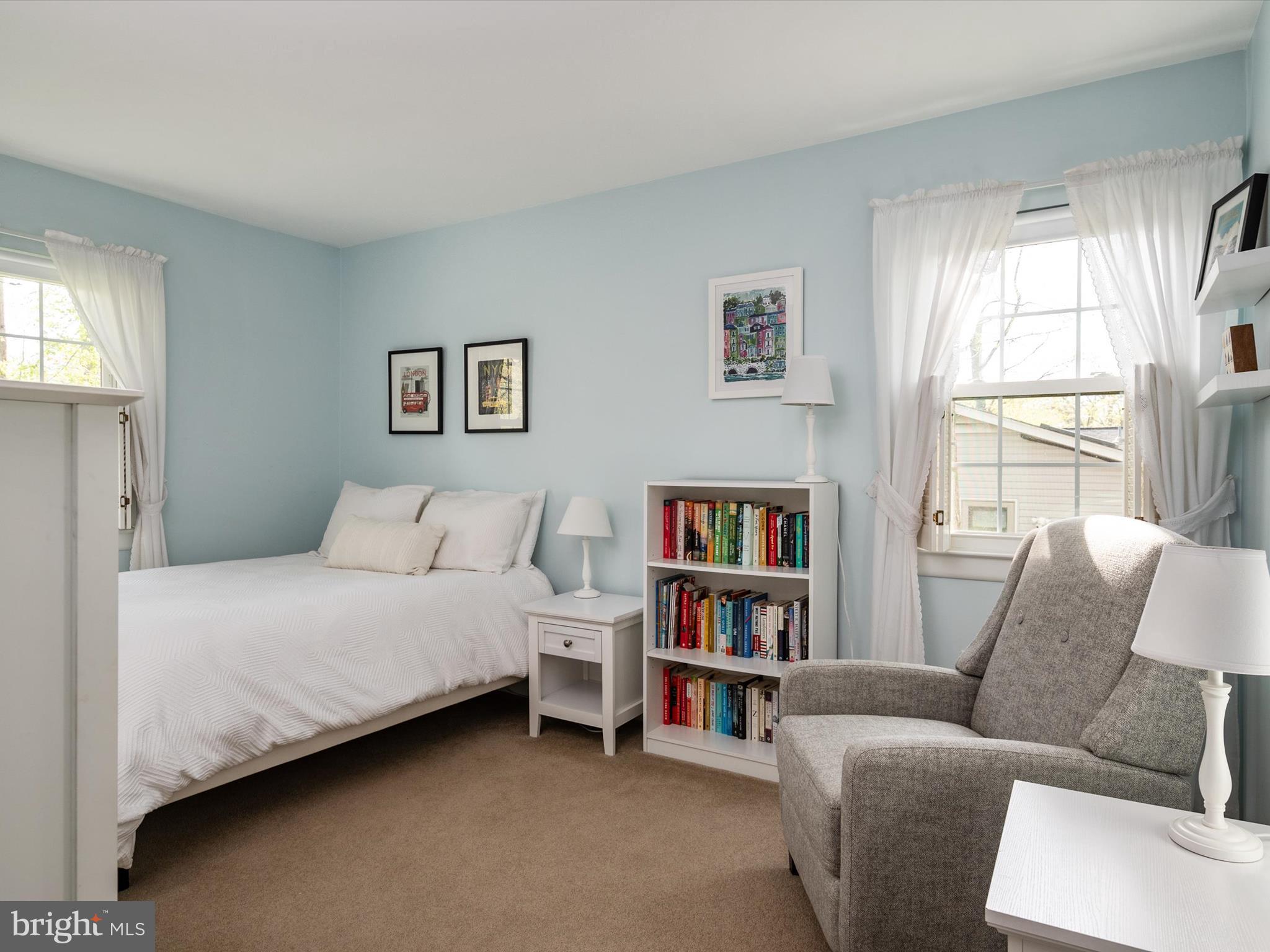 ANNAPOLIS ROADS - Residential