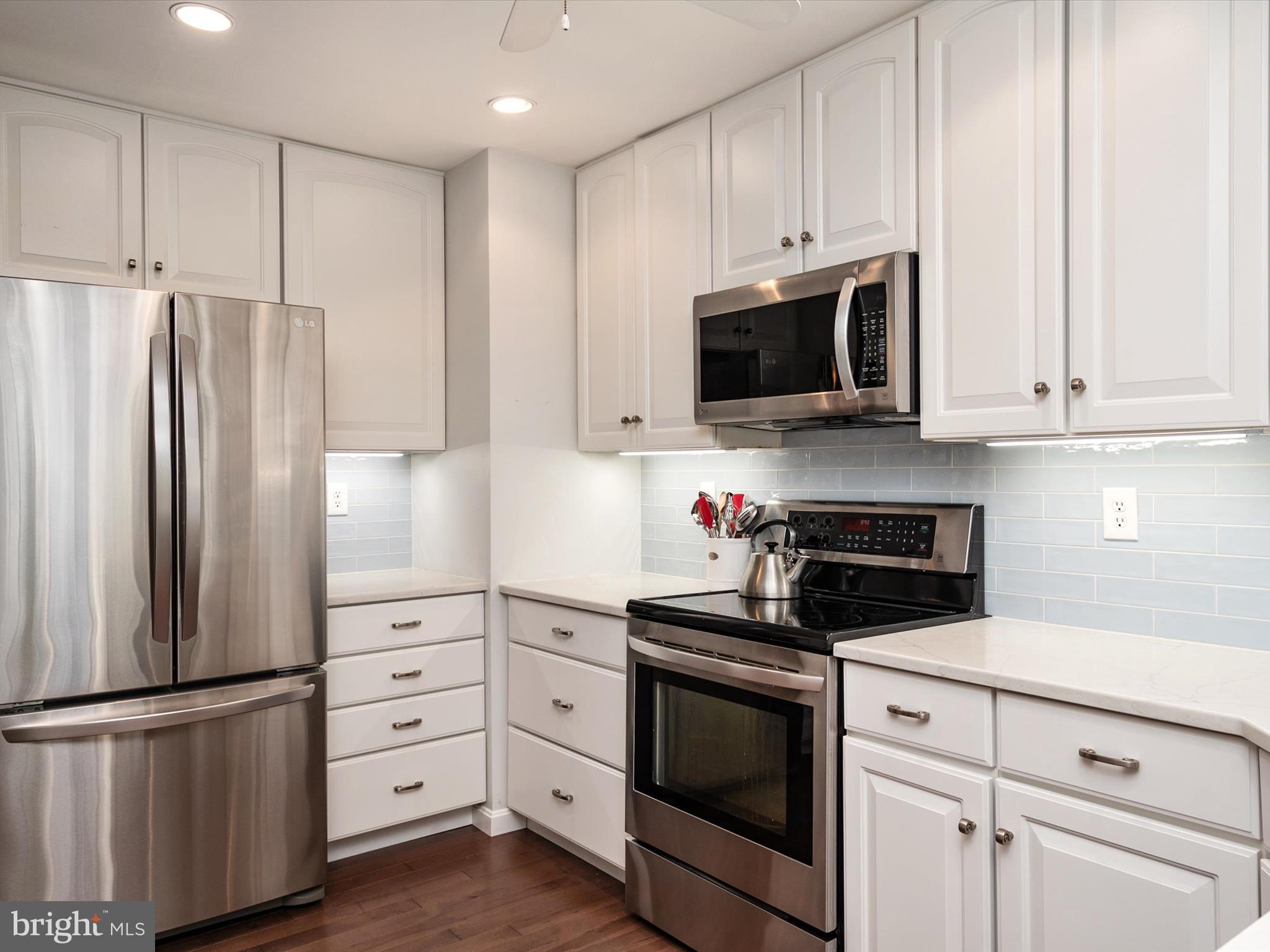 ANNAPOLIS ROADS - Residential