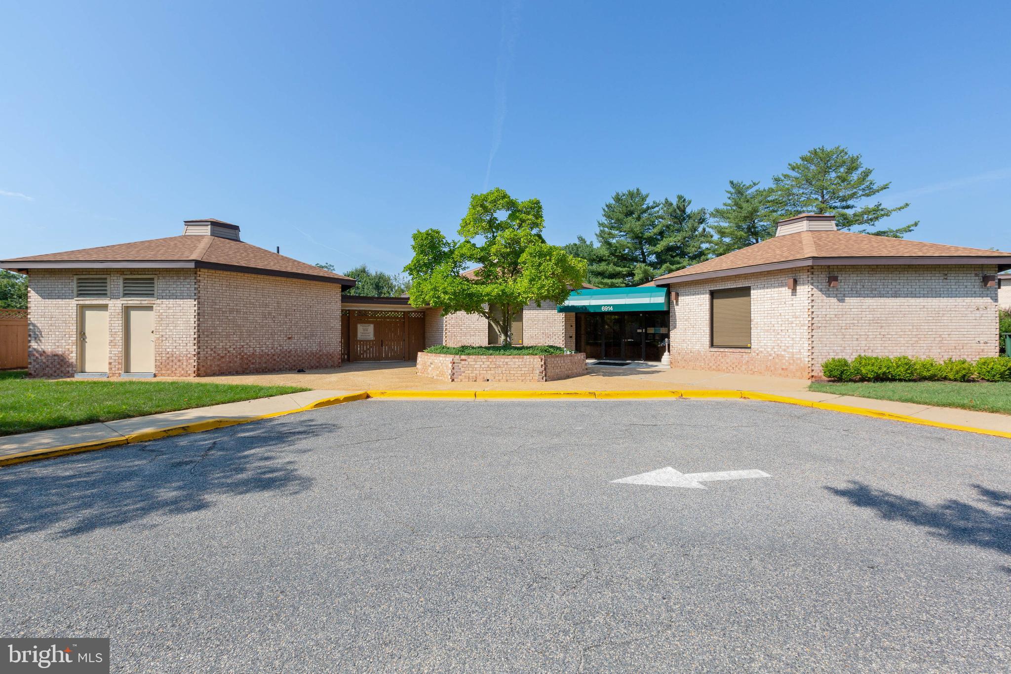 HUNTING RIDGE CONDOMINIUM - Residential