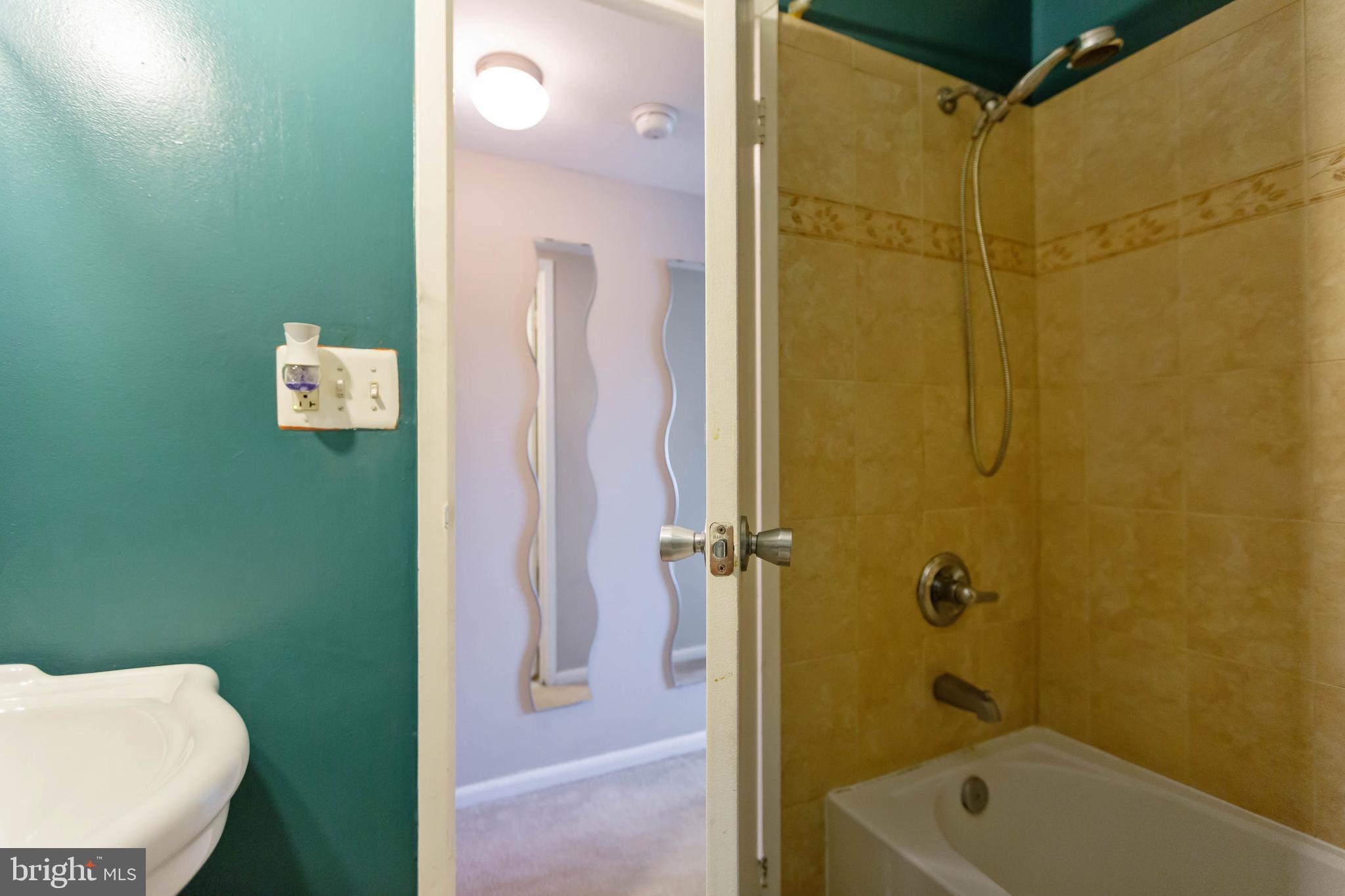 HUNTING RIDGE CONDOMINIUM - Residential