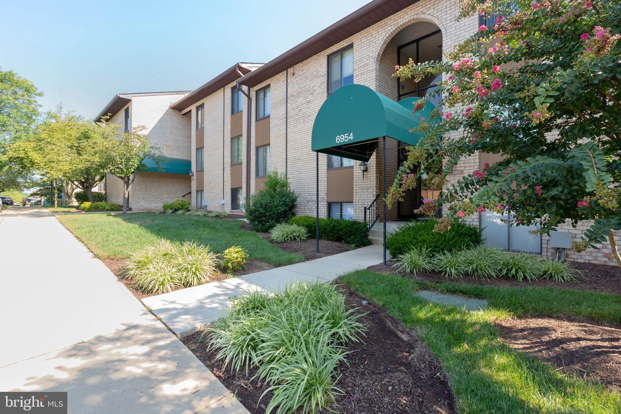 HUNTING RIDGE CONDOMINIUM - Residential