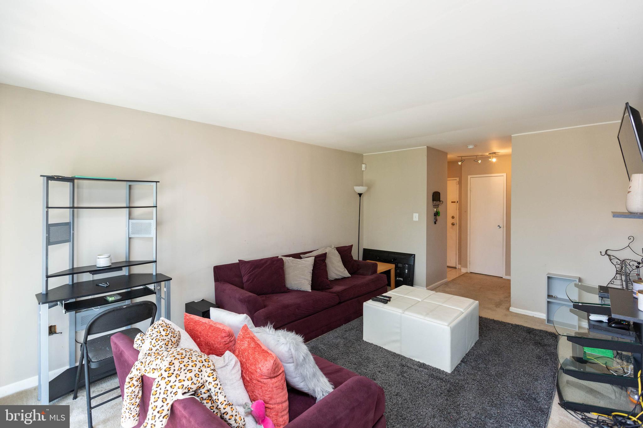 HUNTING RIDGE CONDOMINIUM - Residential