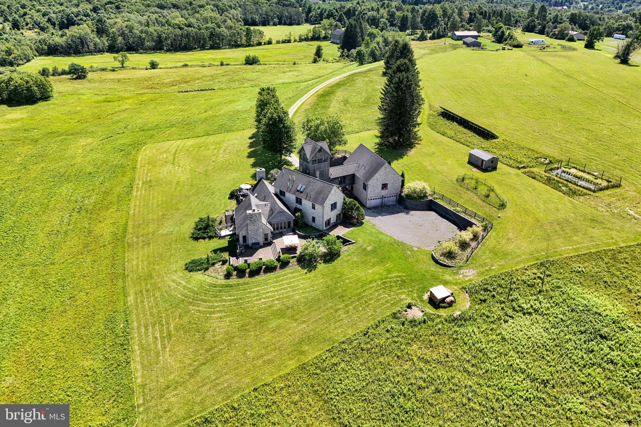 584 MCCLELLAND RD