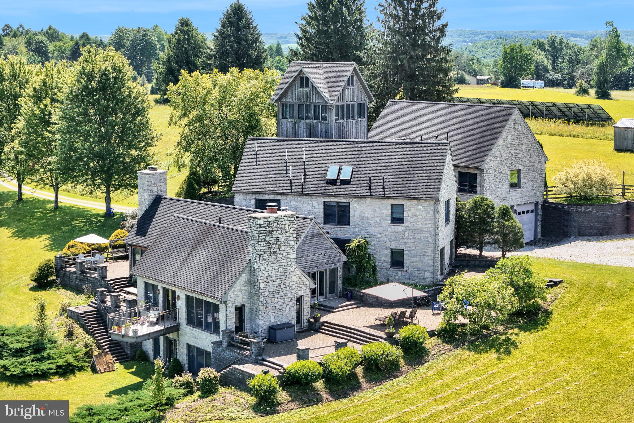 584 MCCLELLAND RD
