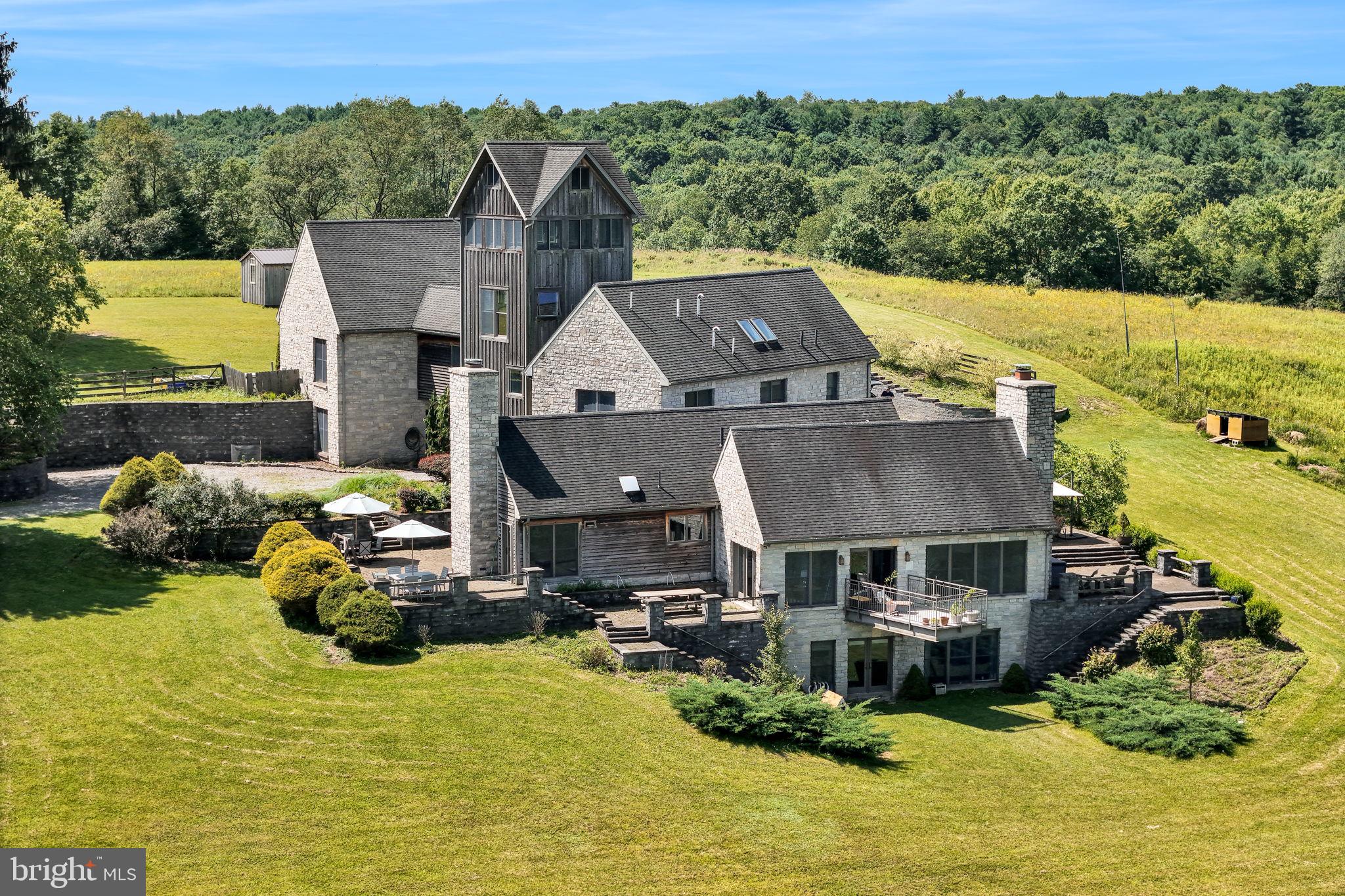 584 MCCLELLAND RD