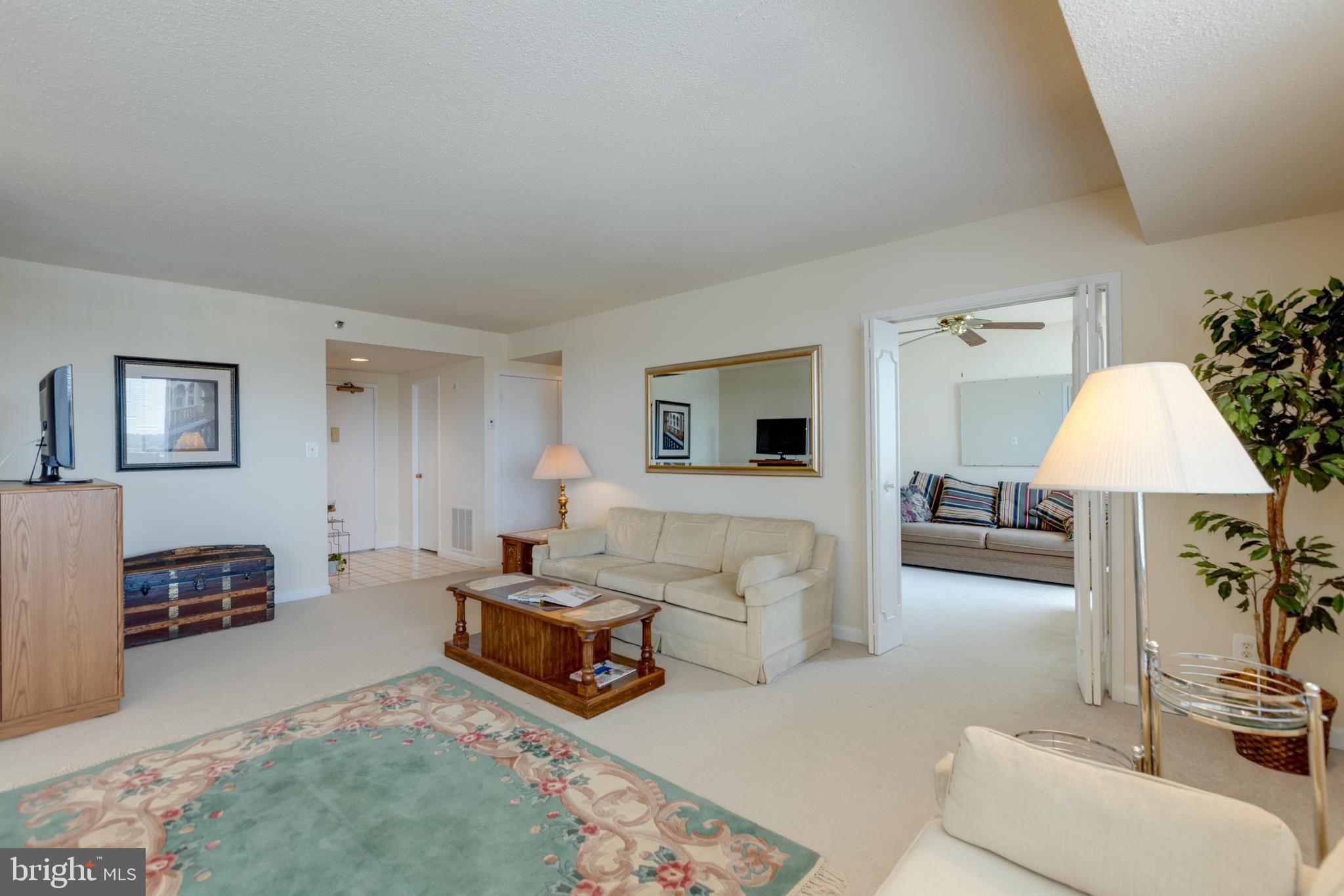 SKYLINE HOUSE - Residential