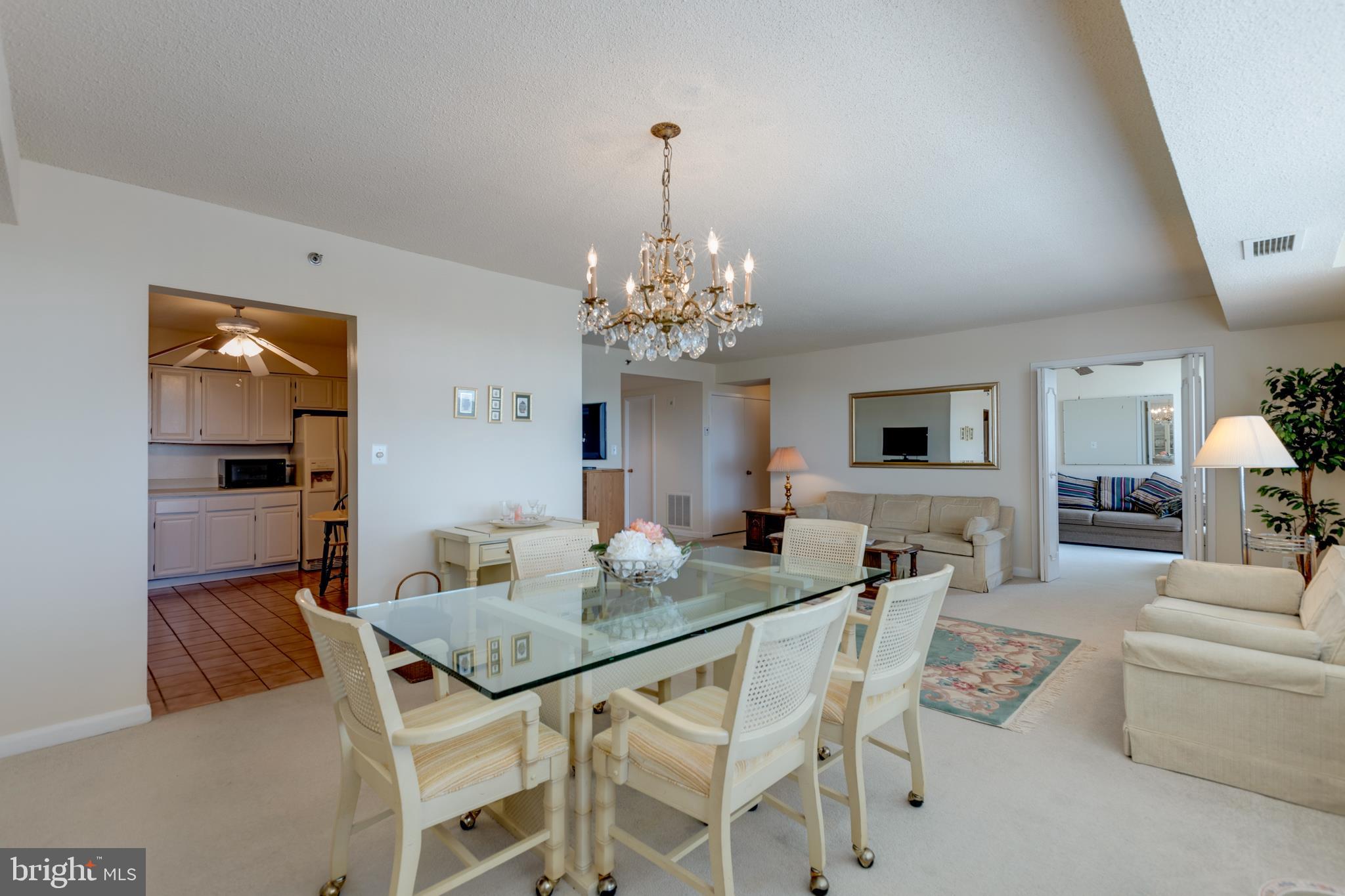 SKYLINE HOUSE - Residential