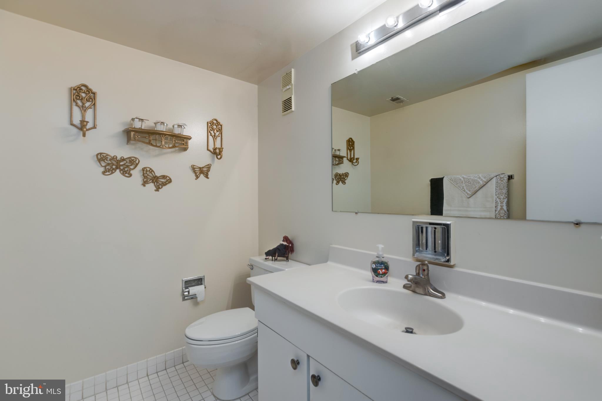 SKYLINE HOUSE - Residential