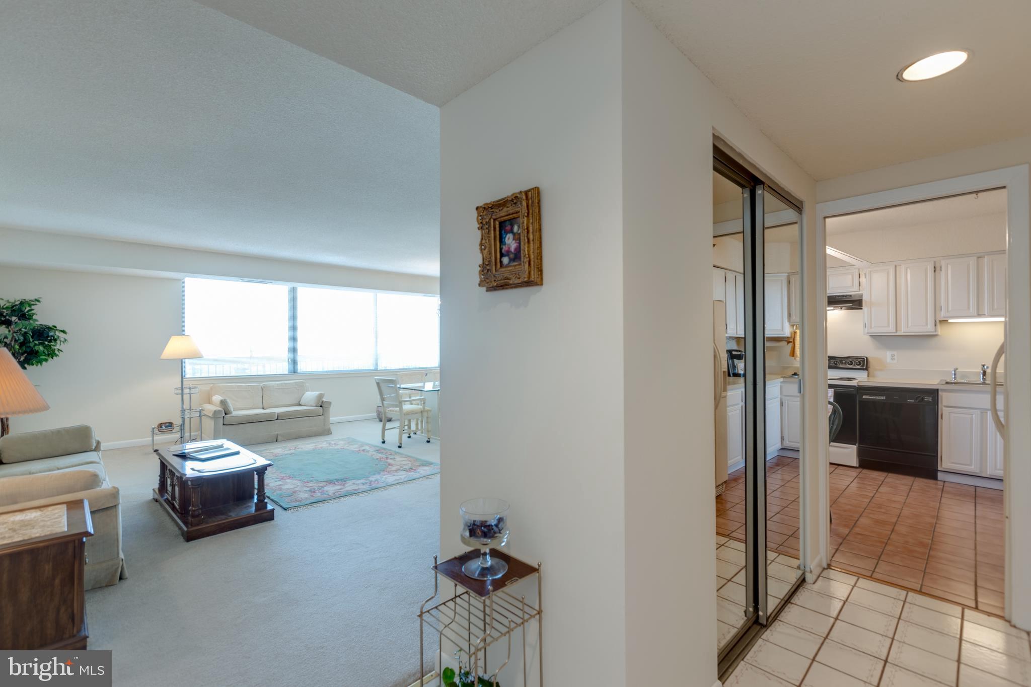 SKYLINE HOUSE - Residential