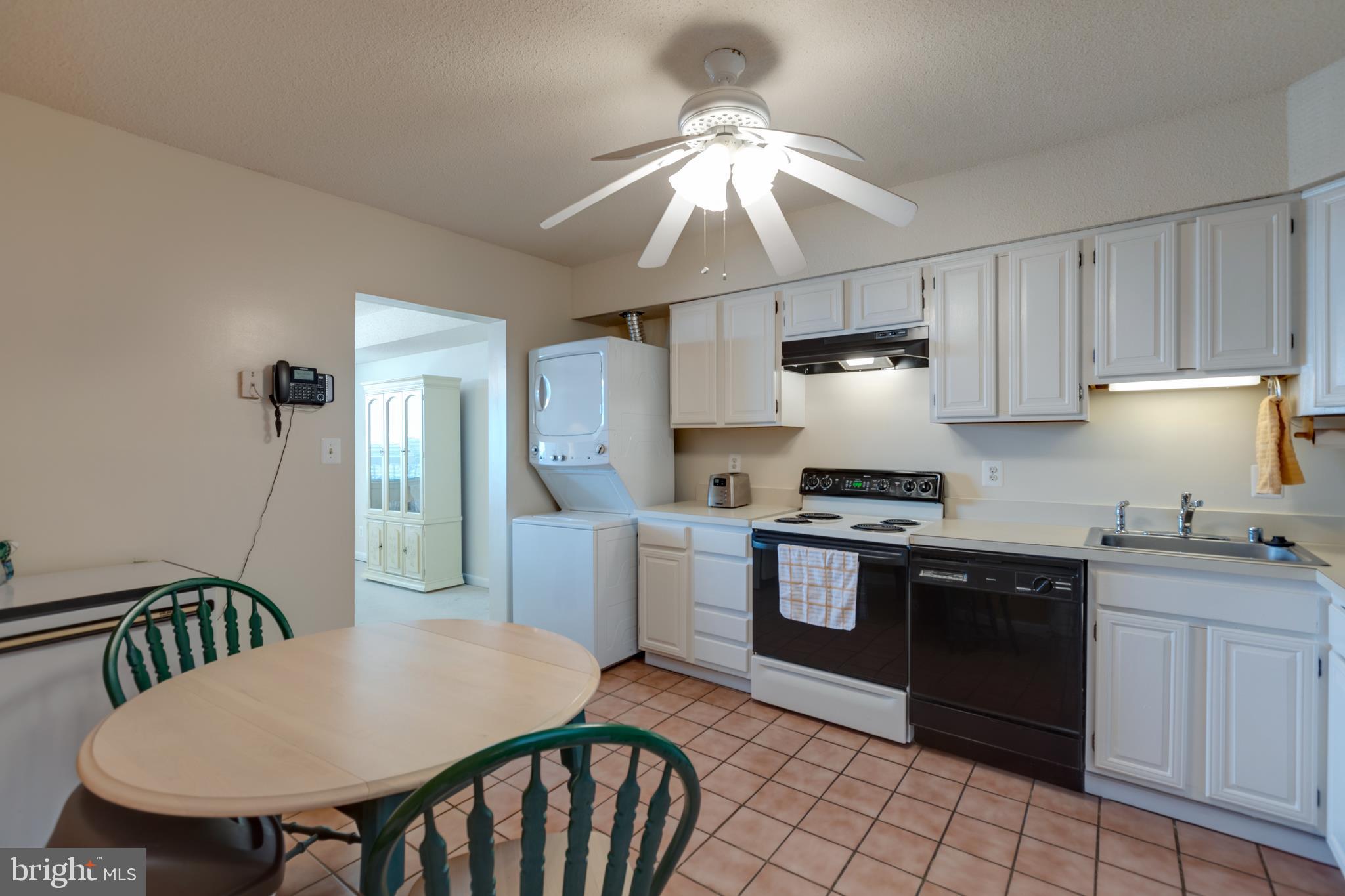 SKYLINE HOUSE - Residential