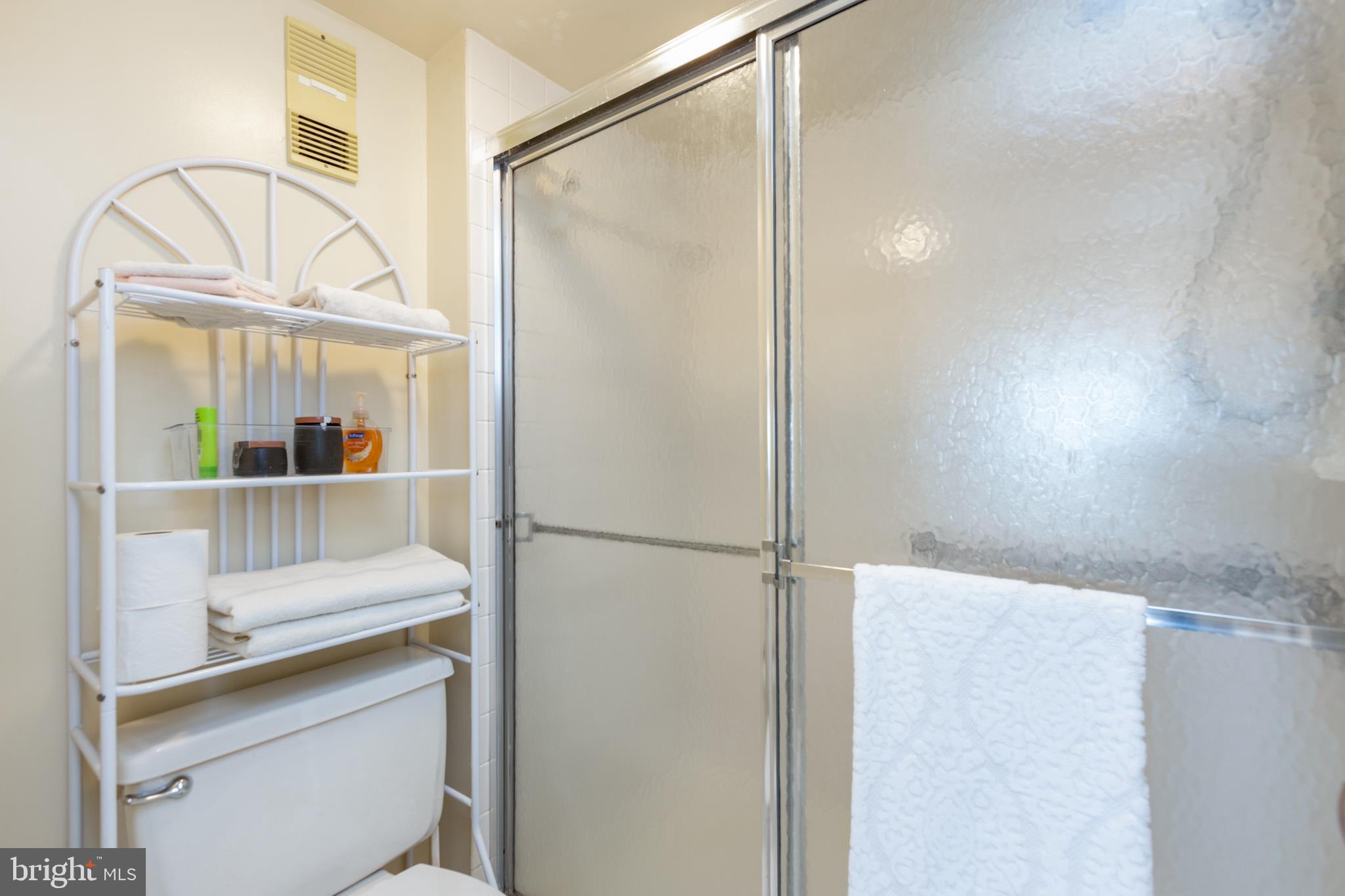 SKYLINE HOUSE - Residential