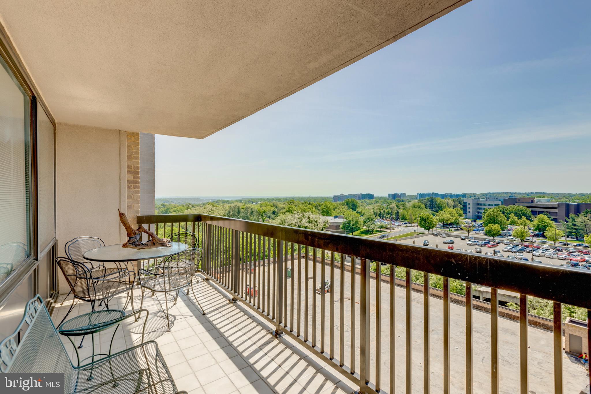 SKYLINE HOUSE - Residential