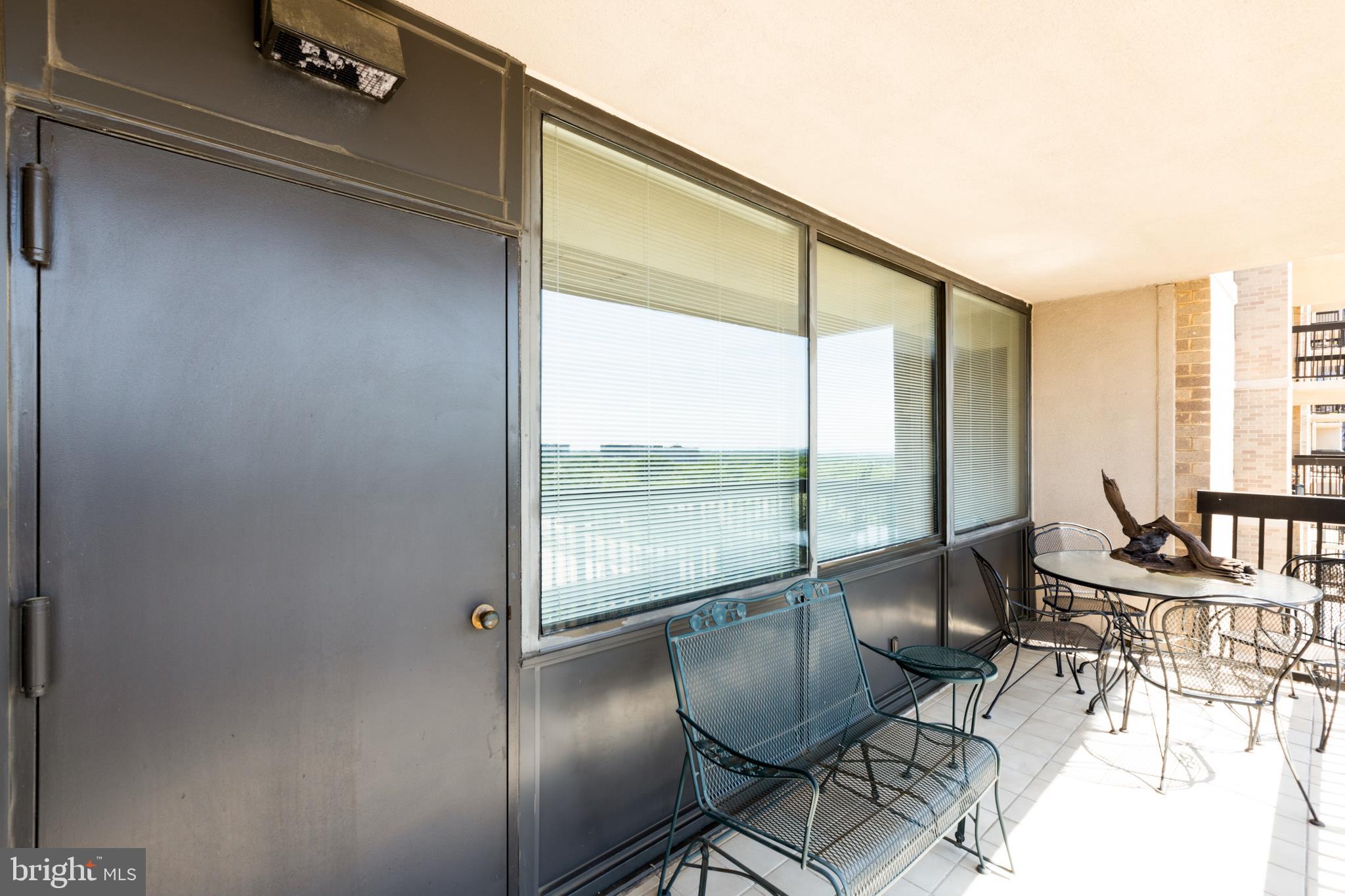 SKYLINE HOUSE - Residential