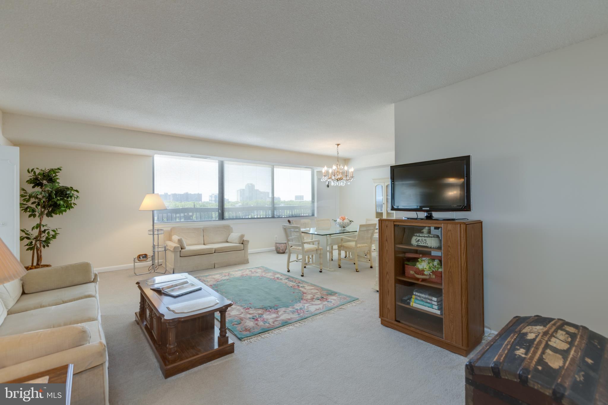 SKYLINE HOUSE - Residential