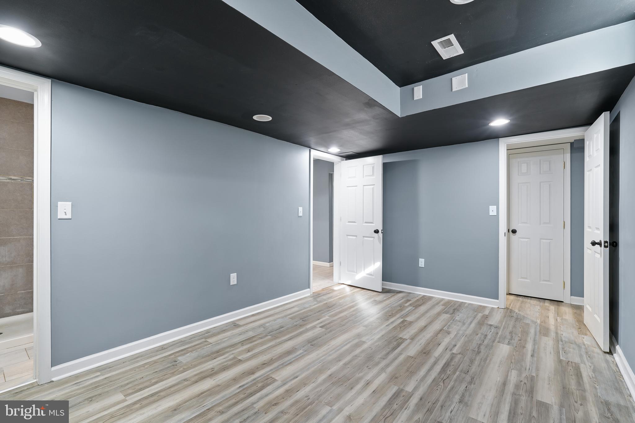 DELAPLAINE MANOR - Residential