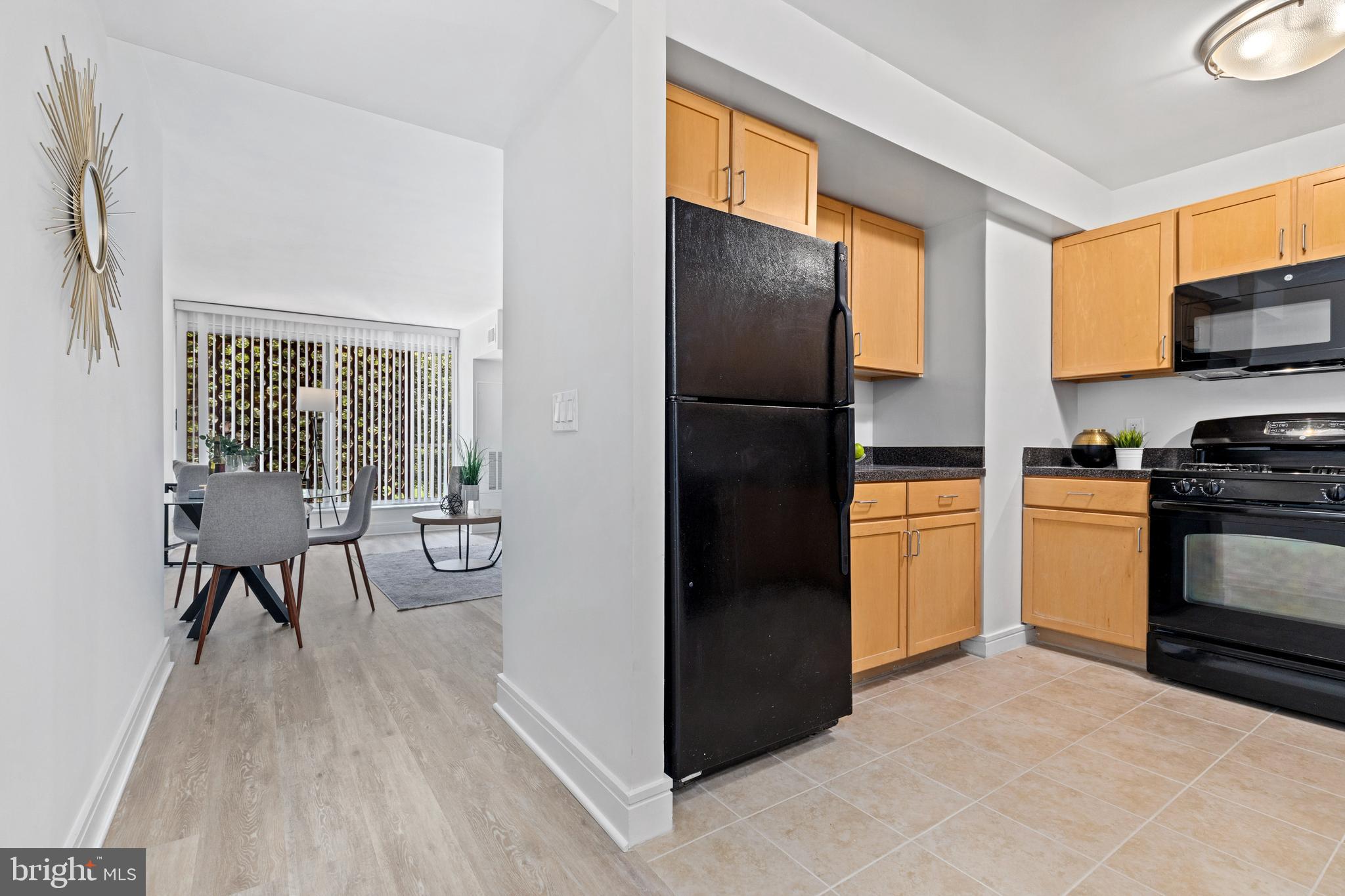 800 4TH STREET SW S208