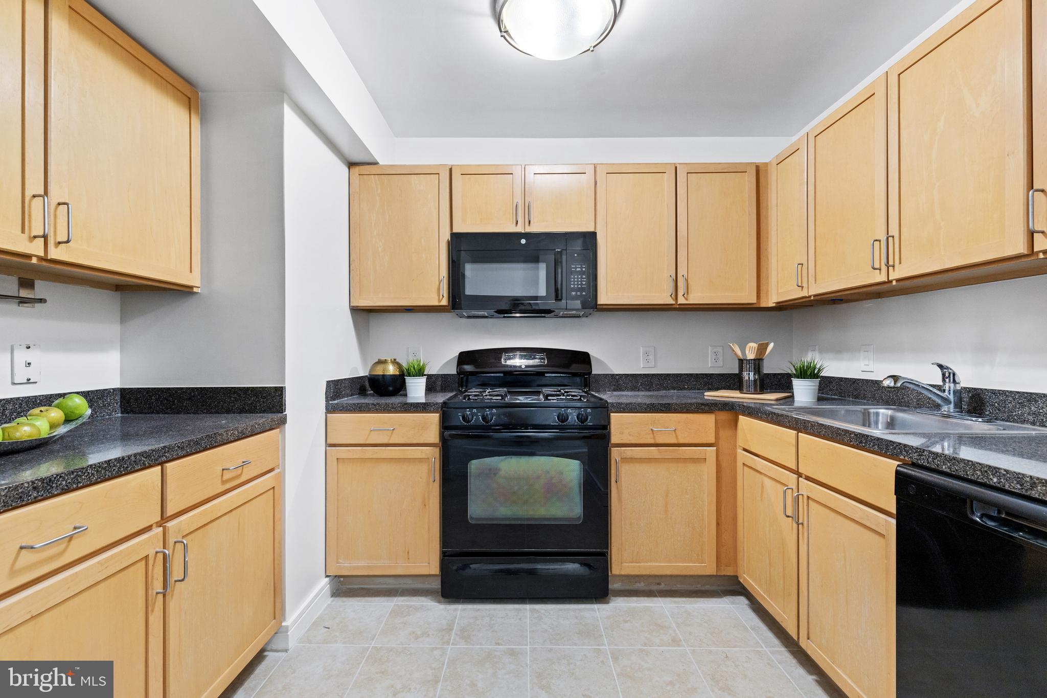 800 4TH STREET SW S208