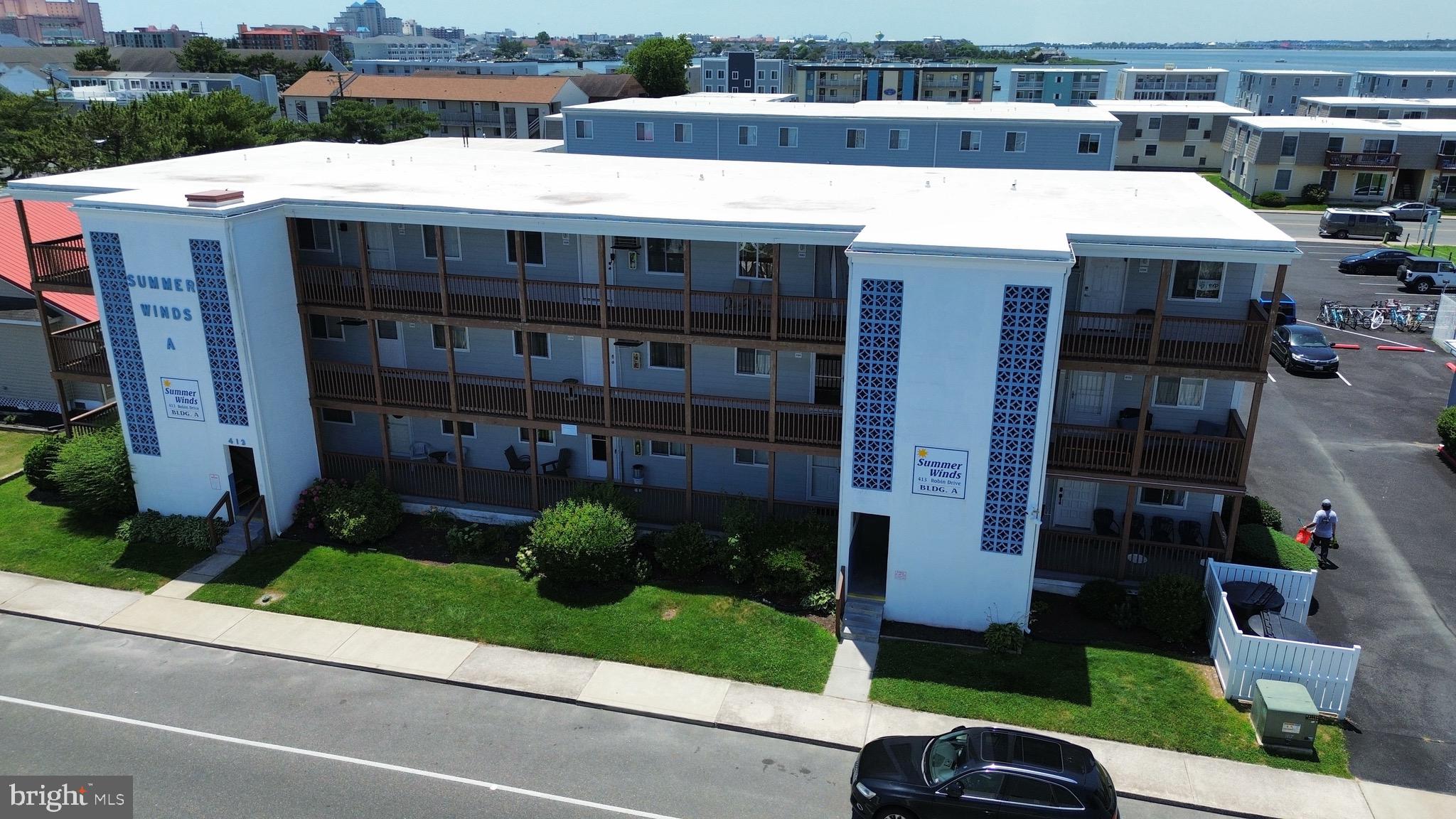 413 ROBIN DRIVE A305