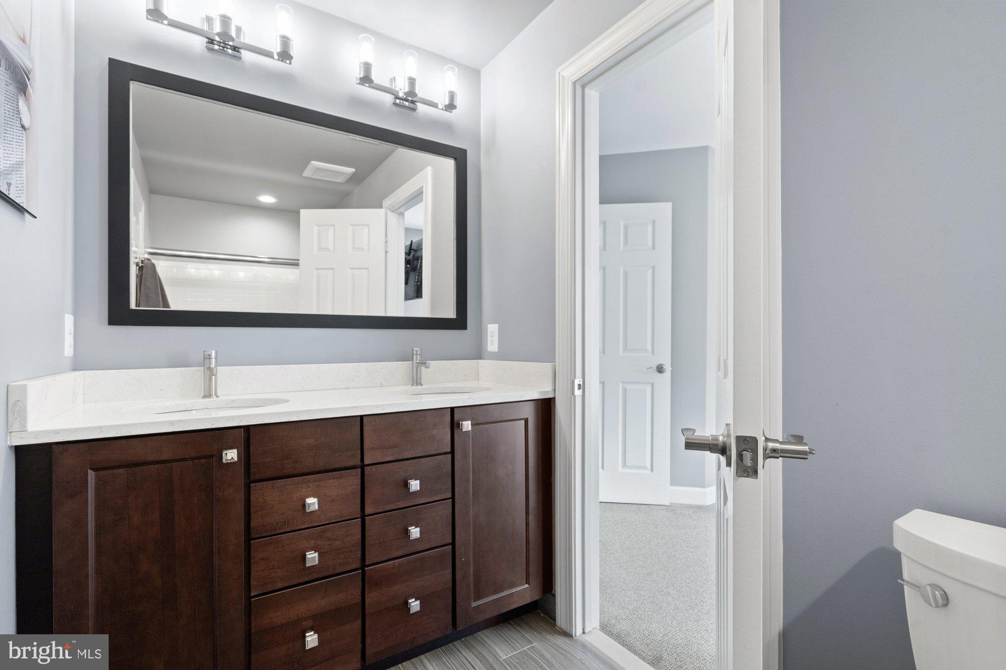 MANORS AT WOLF TRAP - Residential