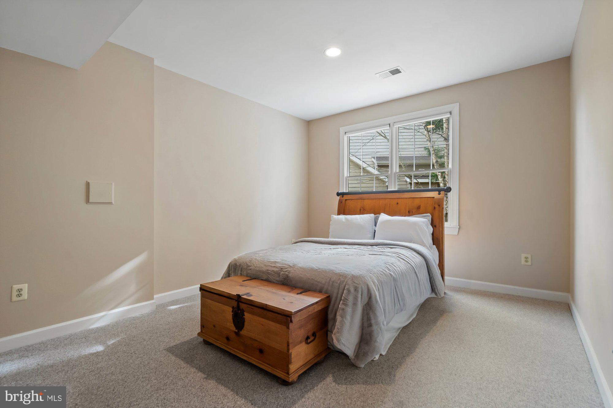 MANORS AT WOLF TRAP - Residential