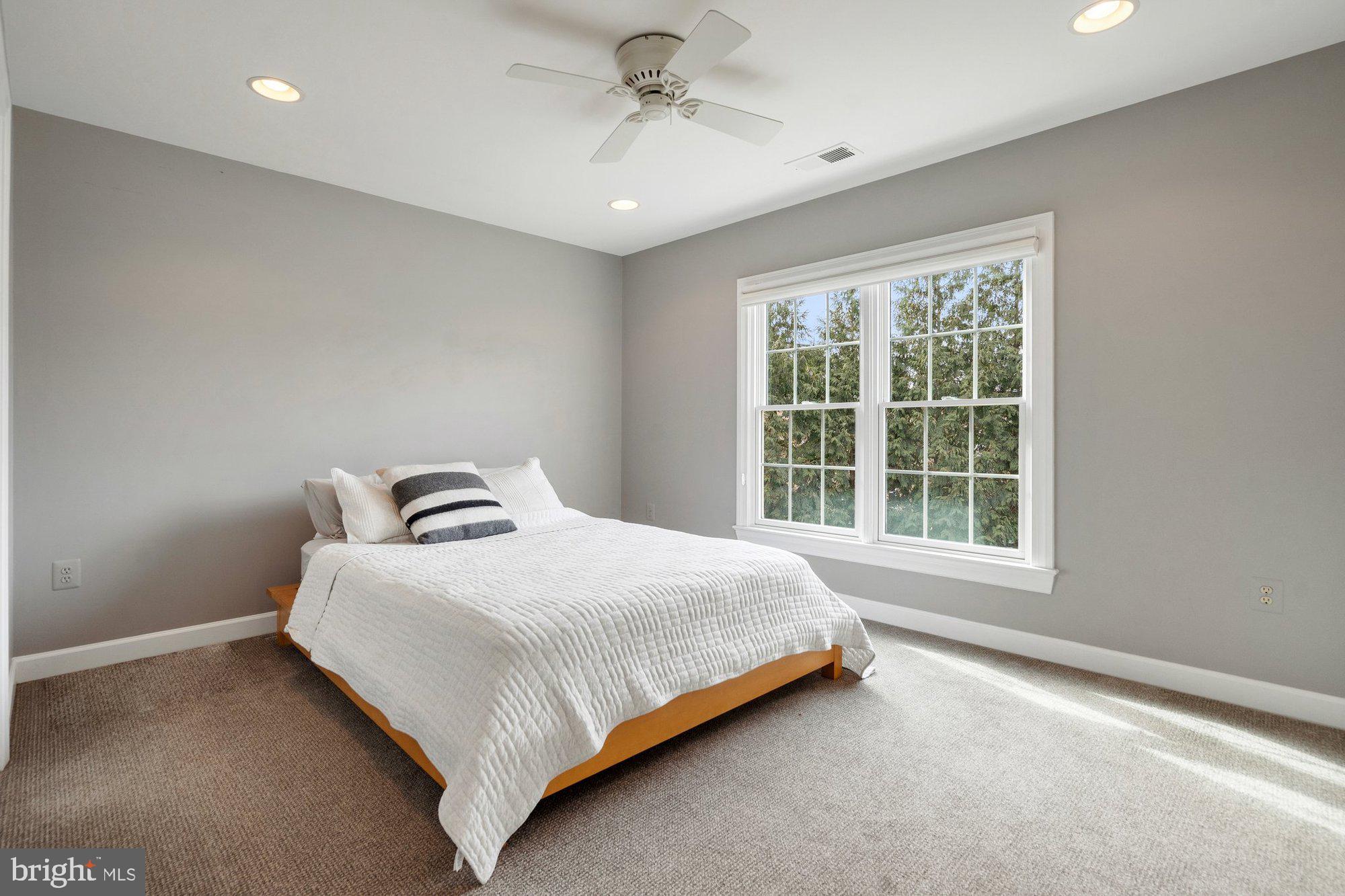 MANORS AT WOLF TRAP - Residential