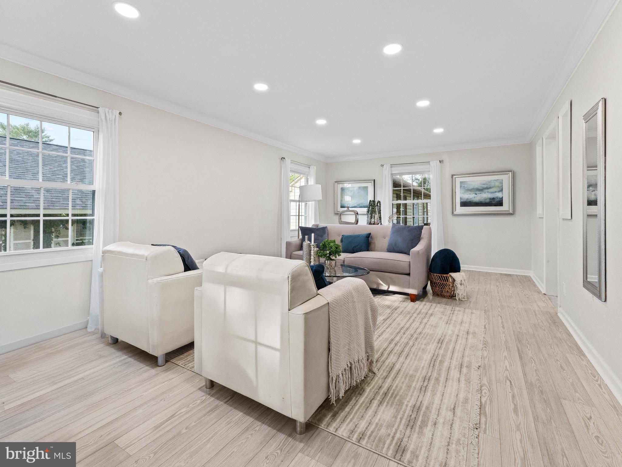 60 PINAFORE LANE