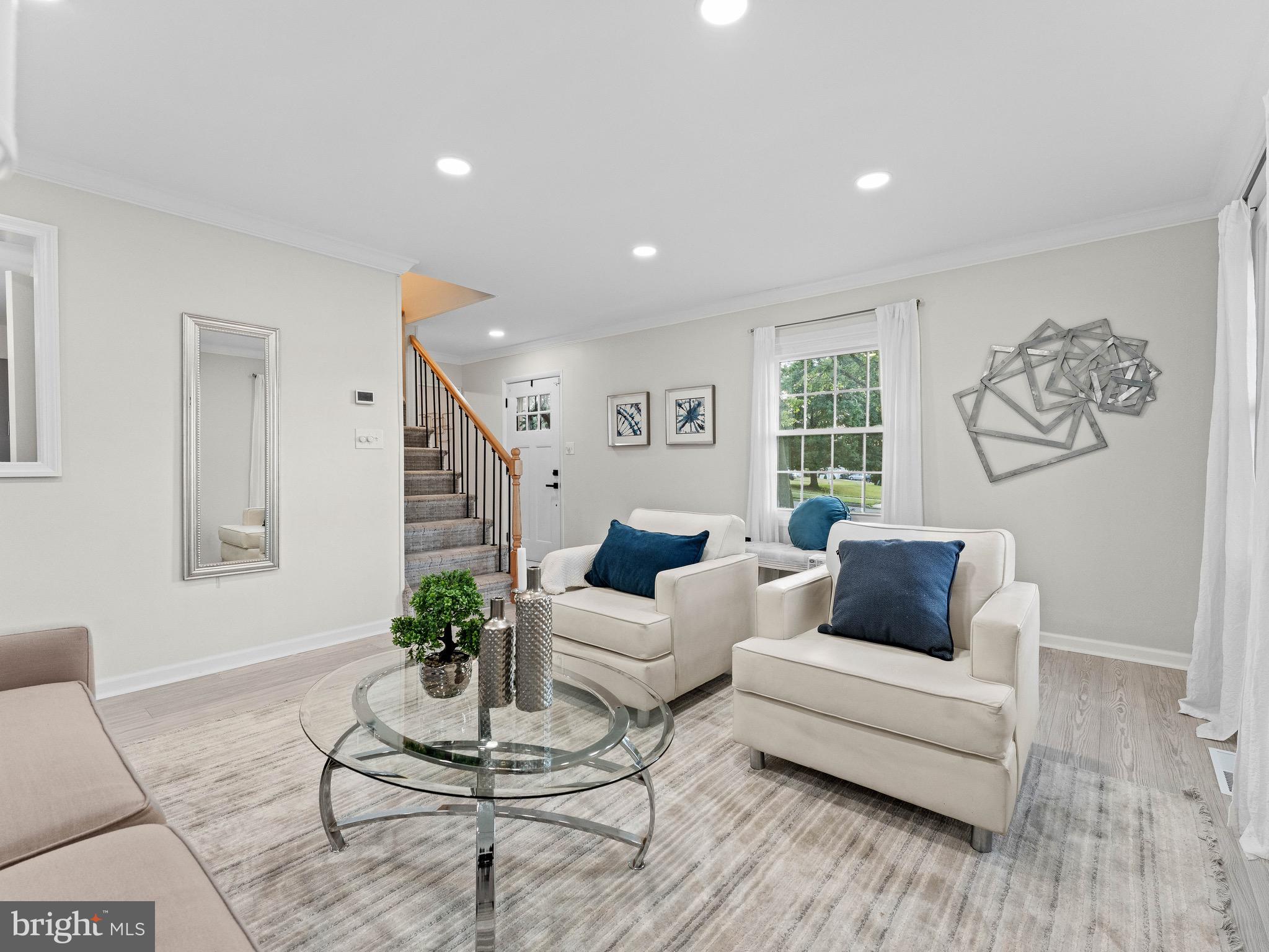 60 PINAFORE LANE